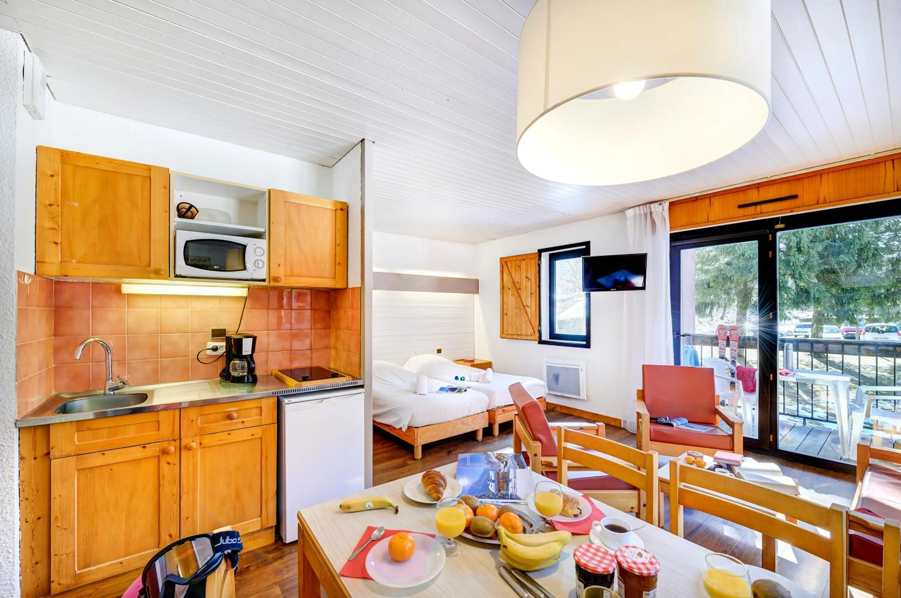 TV and multimedia in Village Club Les Tavaillons