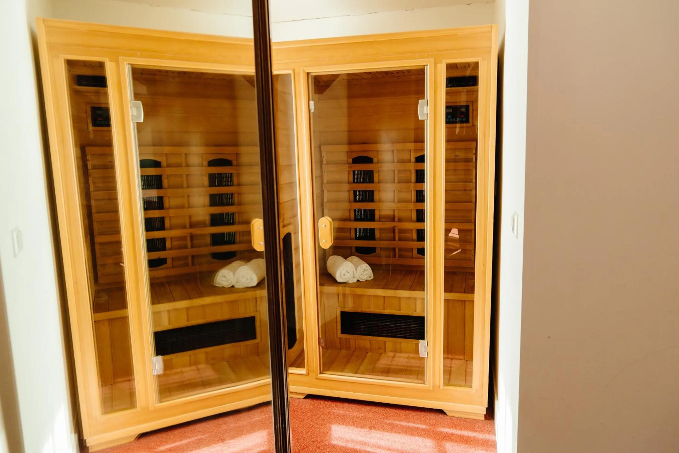 Bed in Ambassador City Centre Hotel