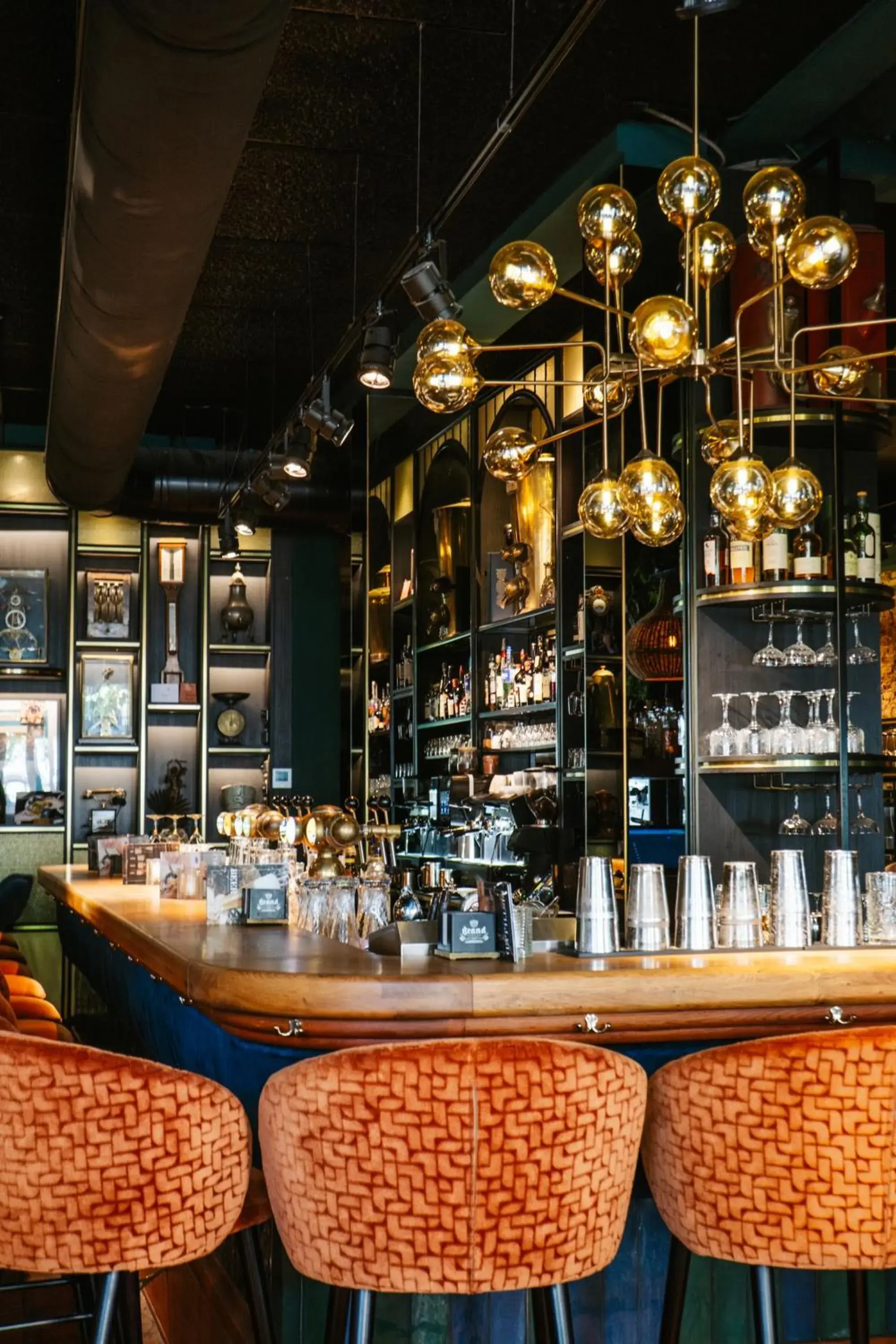 Restaurant/places to eat in Ambassador City Centre Hotel Restaurant/places to eat in Ambassador City Centre Hotel