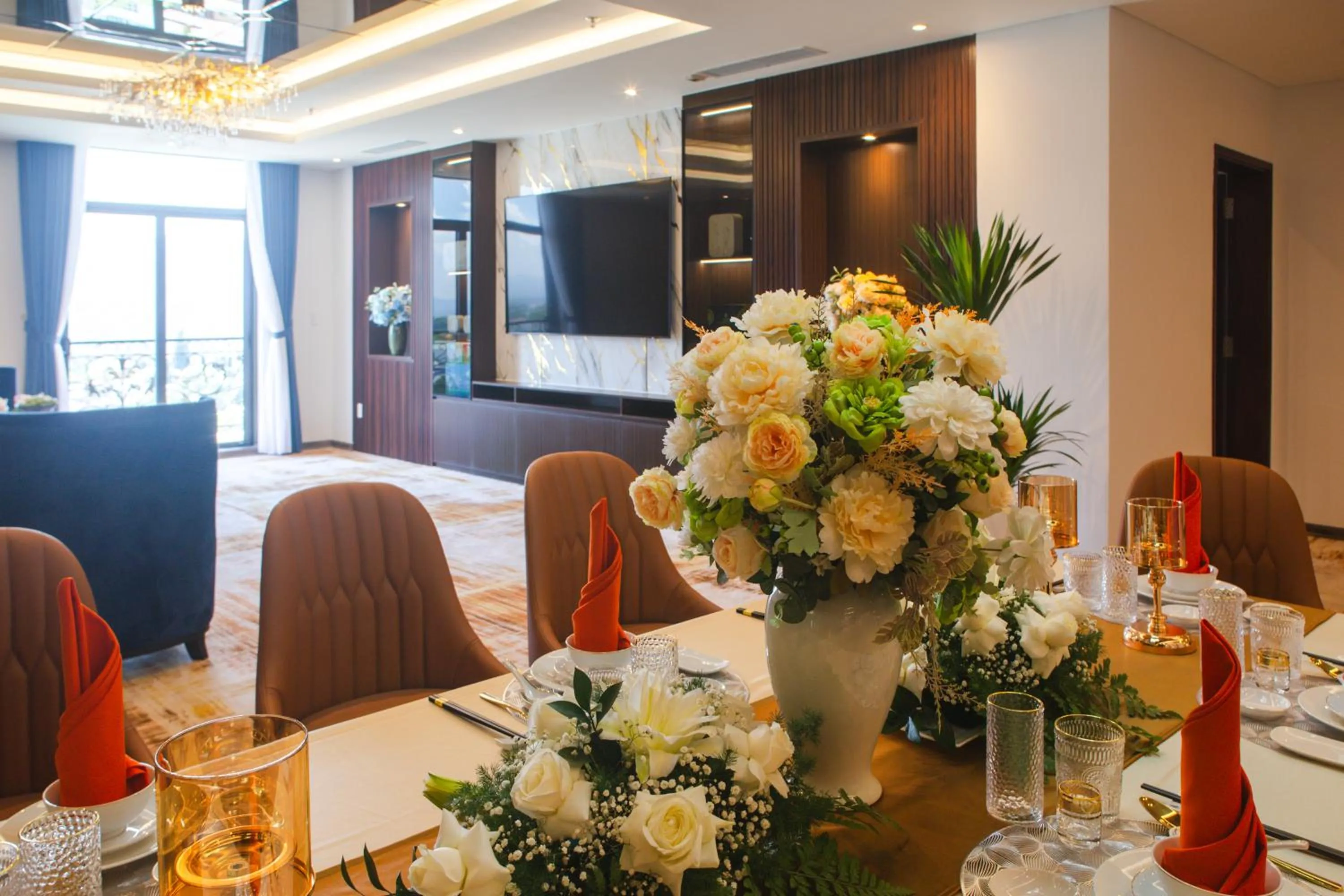 Meals in SANDALS AQUILA HOTEL