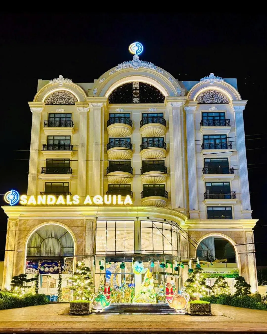 SANDALS AQUILA HOTEL