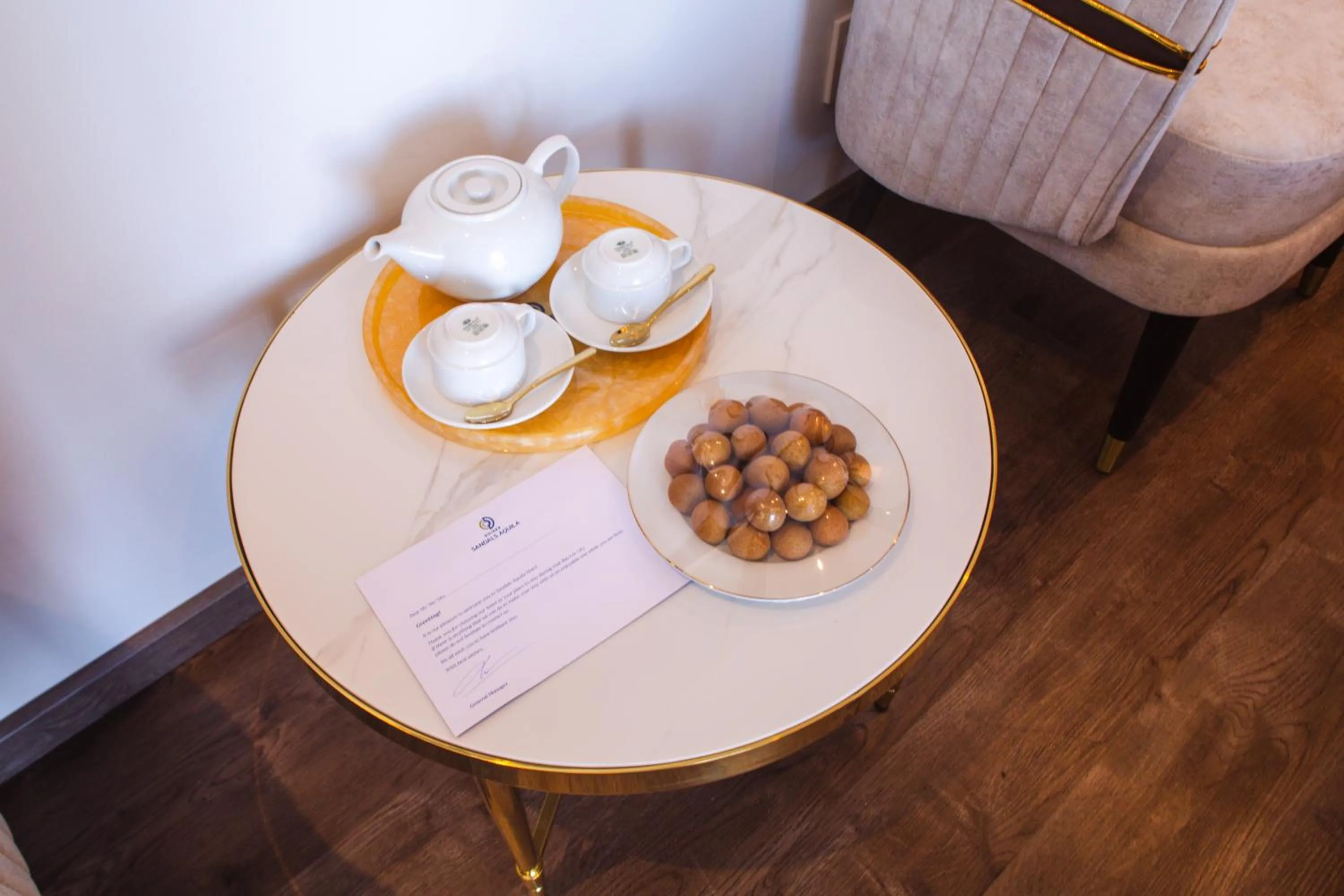 Food and drinks in SANDALS AQUILA HOTEL