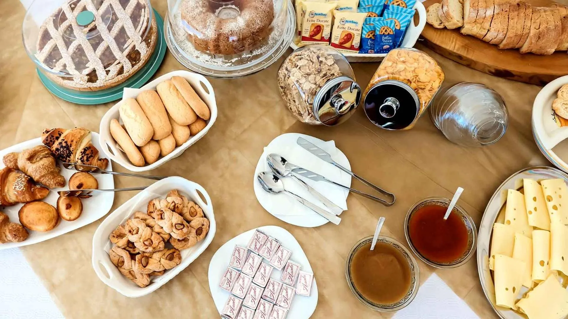 Buffet breakfast in Tenuta Cursano