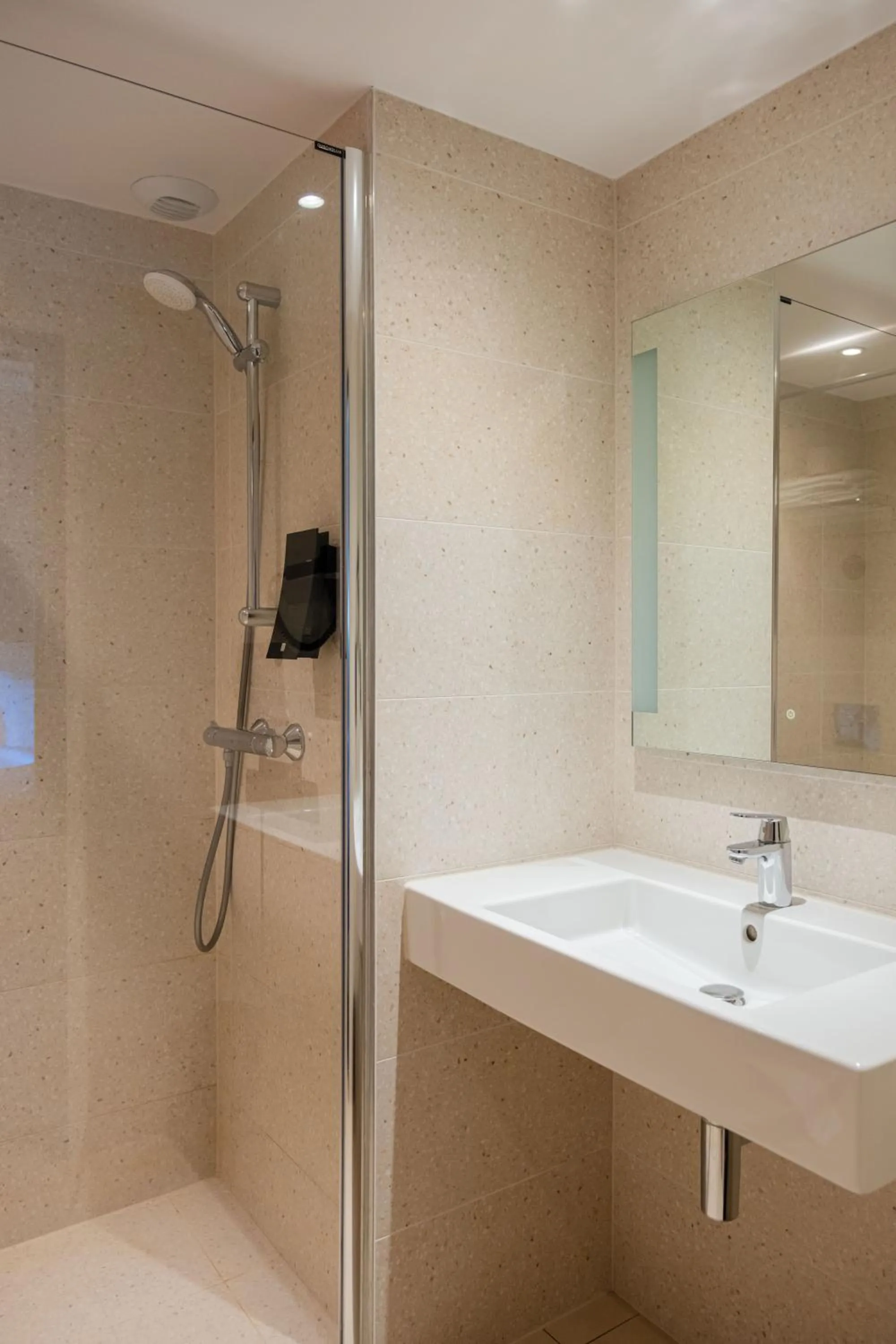 Bathroom in Citybox Brussels Centre Louise