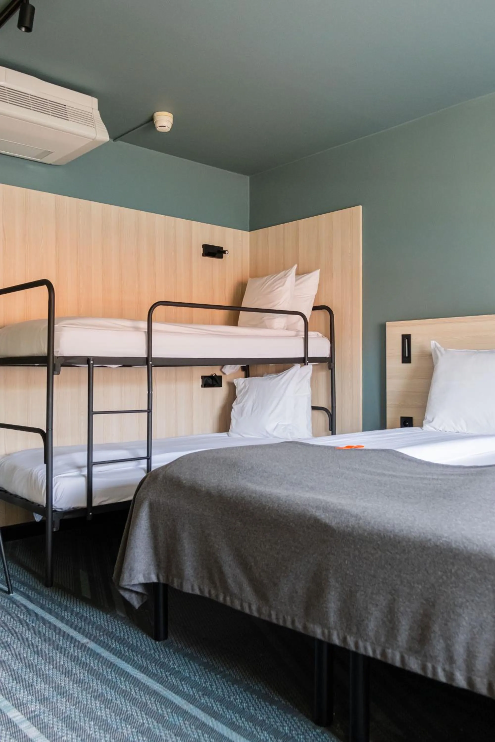 bunk bed, Bed in Citybox Brussels Centre Louise