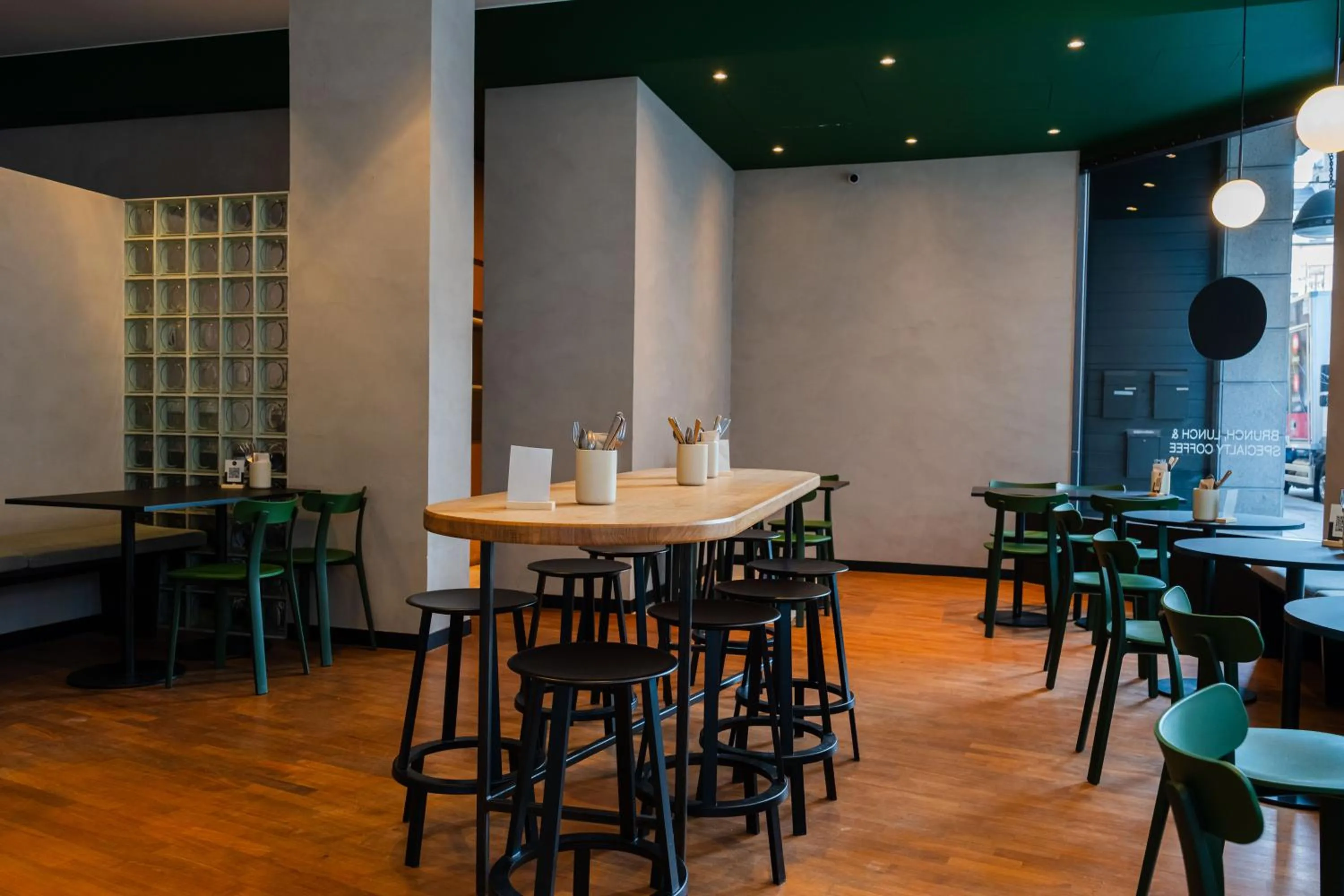 Restaurant/places to eat in Citybox Brussels Centre Louise