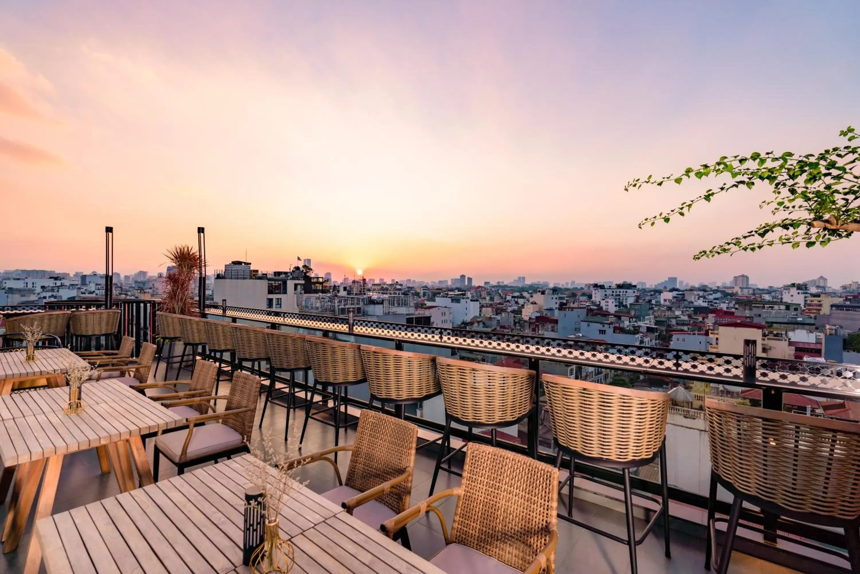 Lounge or bar in Minerva Premium Hotel Lounge or bar in Minerva Premium Hotel