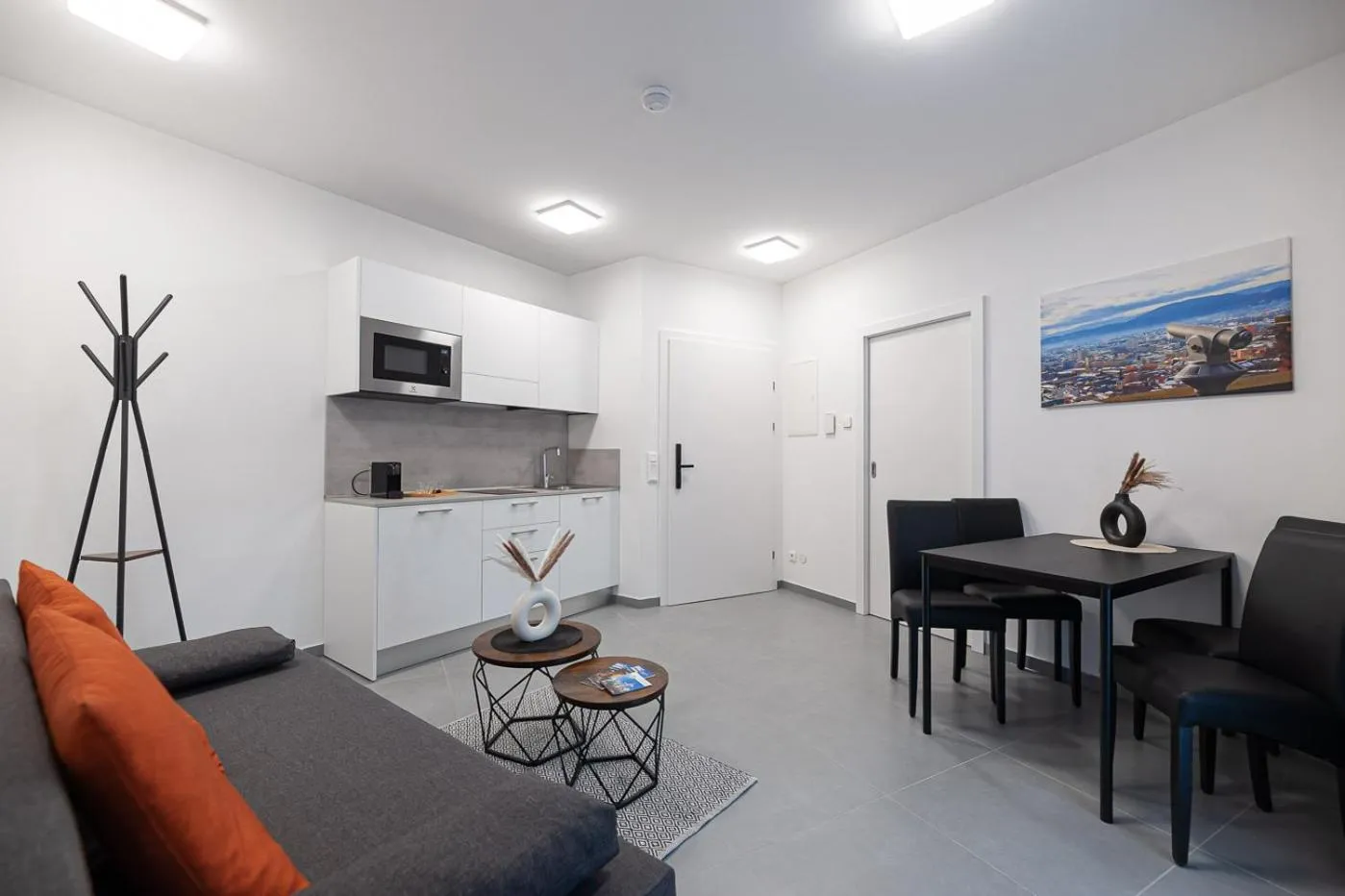 Kitchen or kitchenette in Grazora Living Apartments