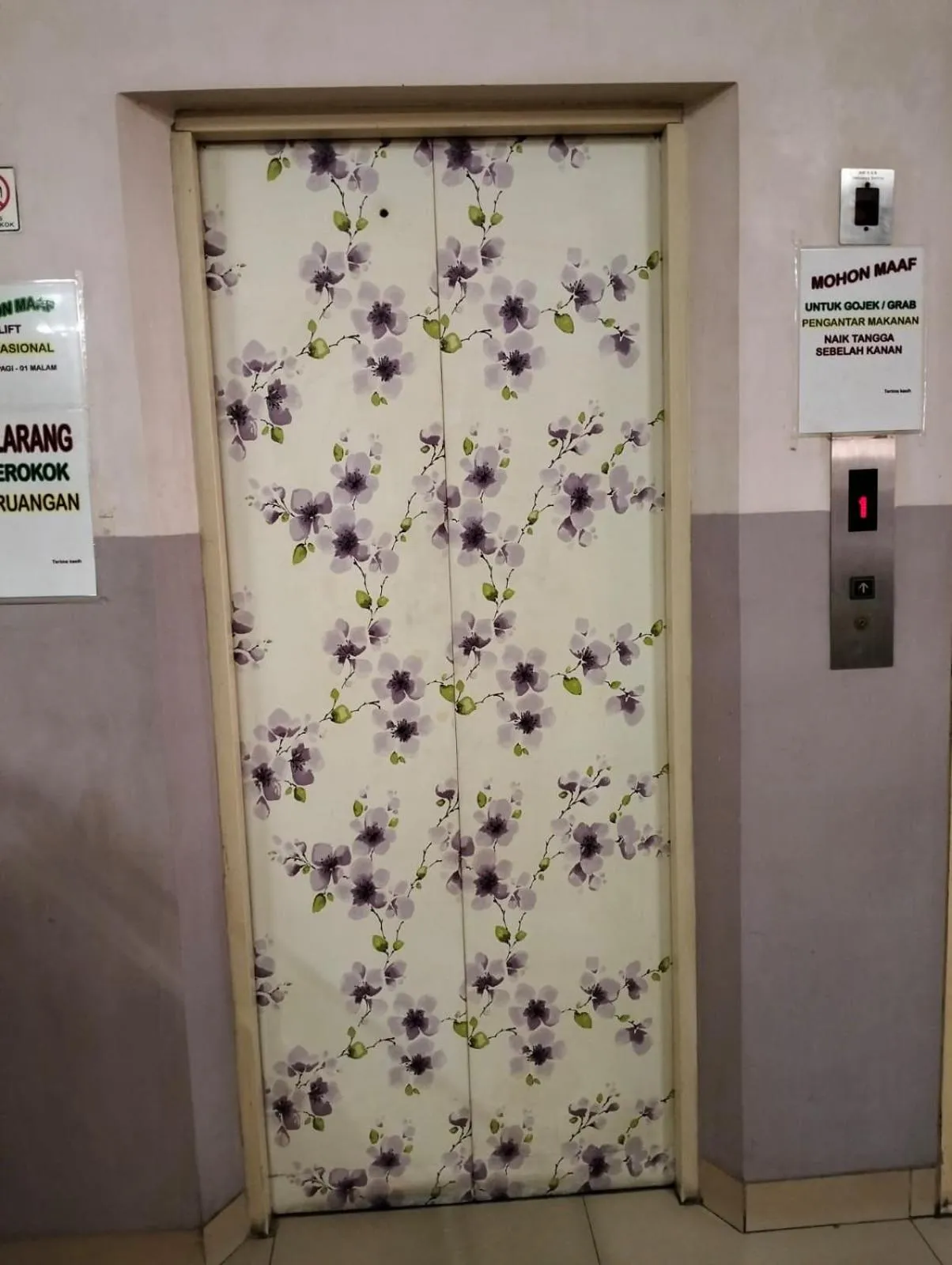 elevator in Griya Mitra Kost