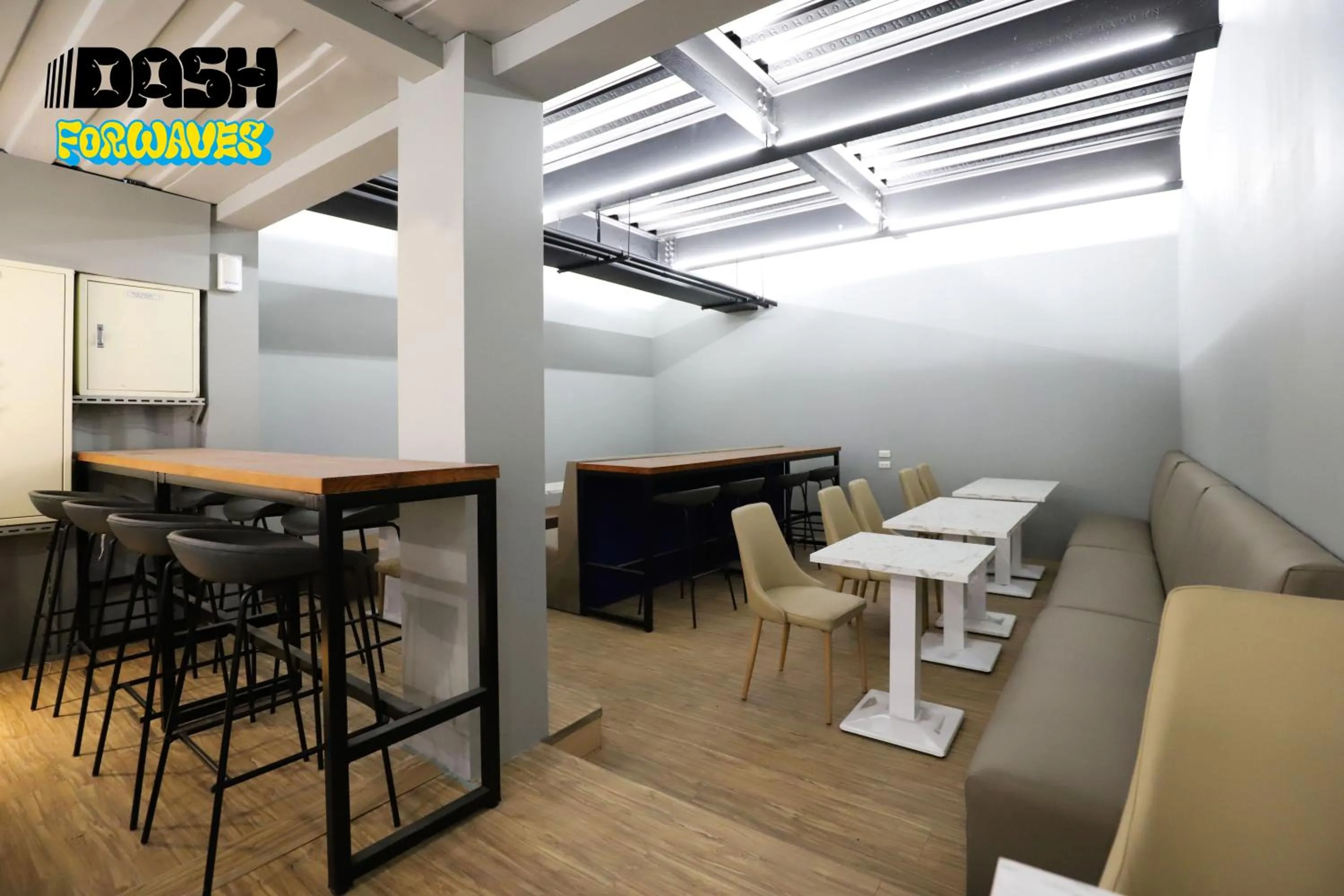 Kitchen or kitchenette in Dash Forwaves Hotel