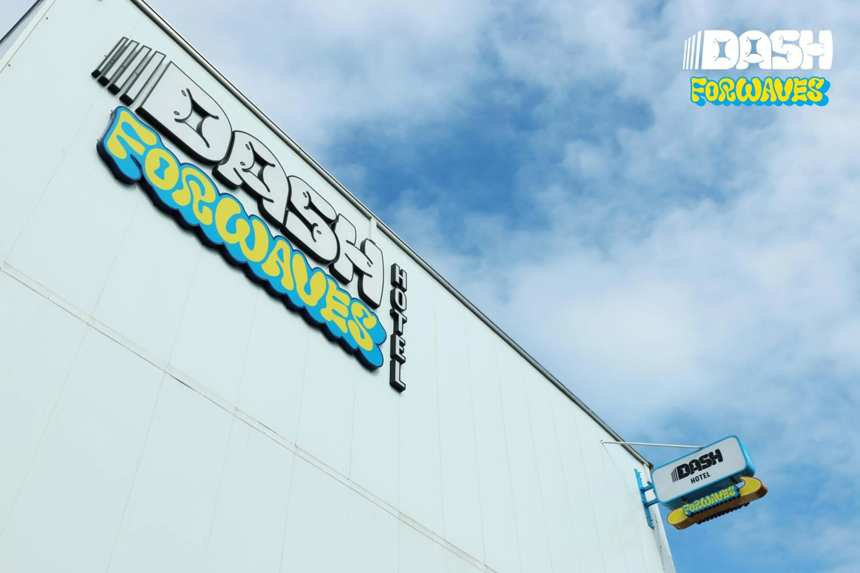 Day in Dash Forwaves Hotel