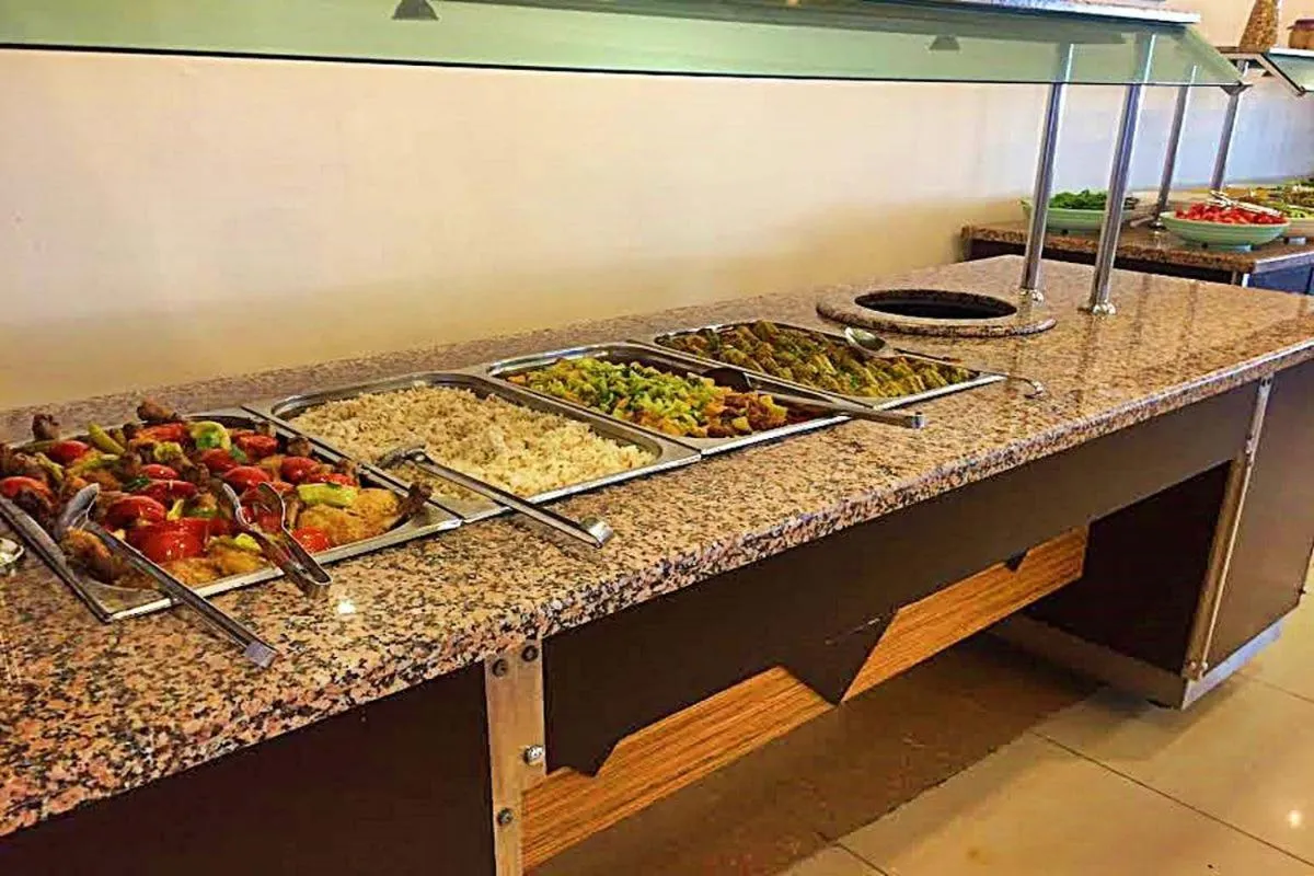 Food and drinks in Club Bayar Beach Hotel