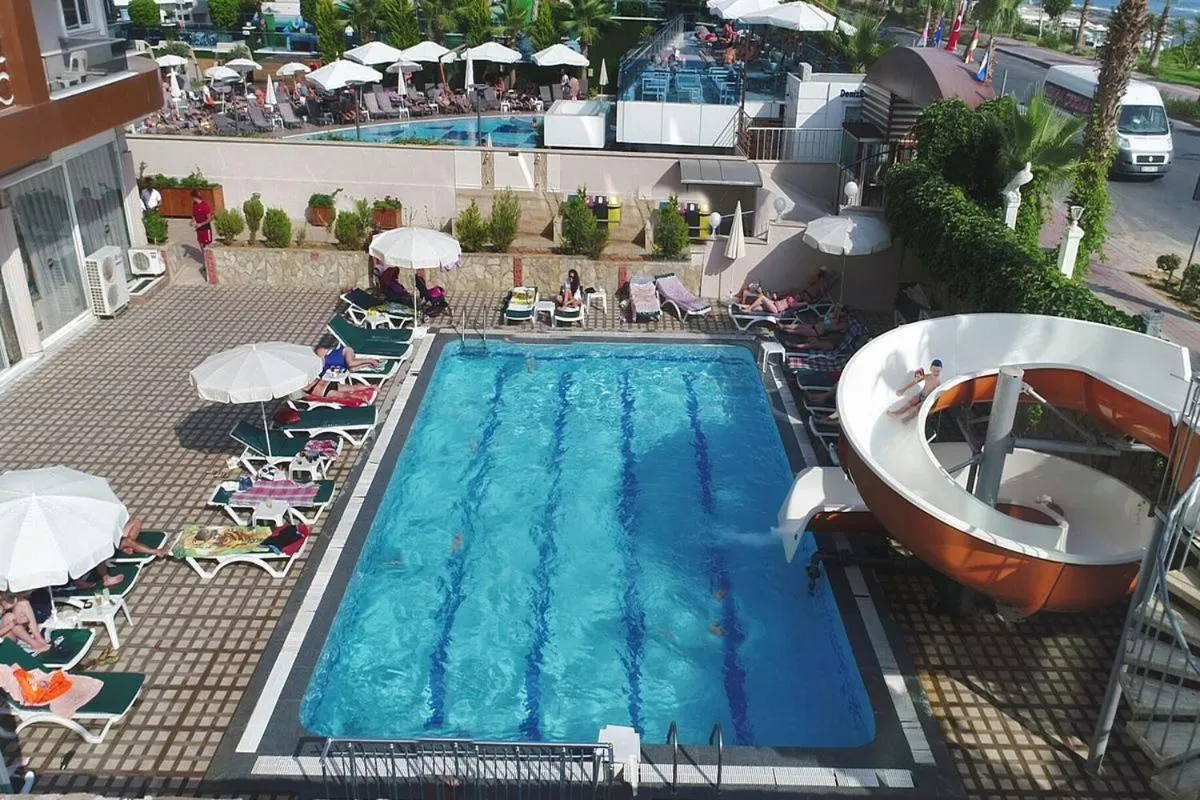 Day in Club Bayar Beach Hotel
