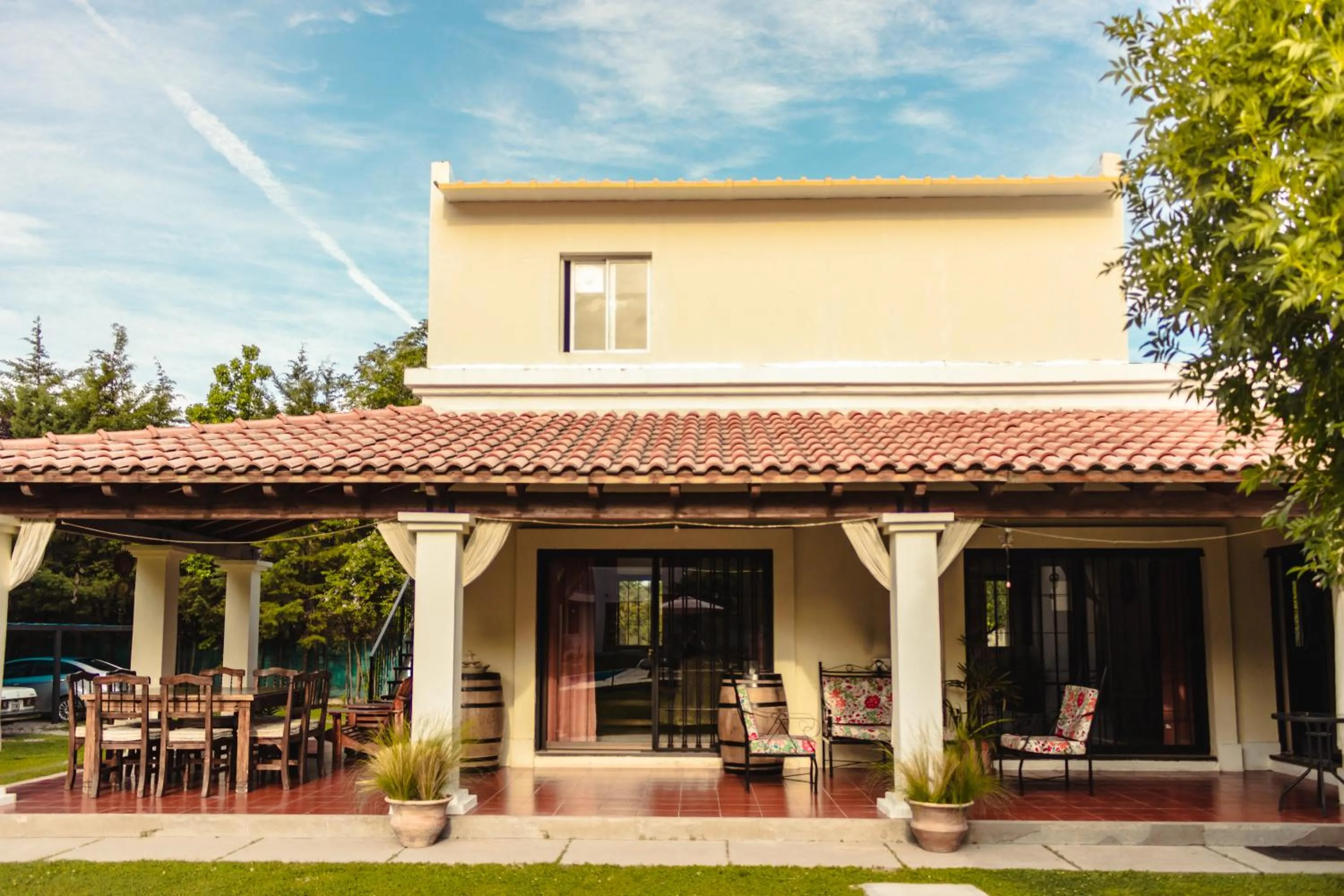 Property building in Villa Niagara