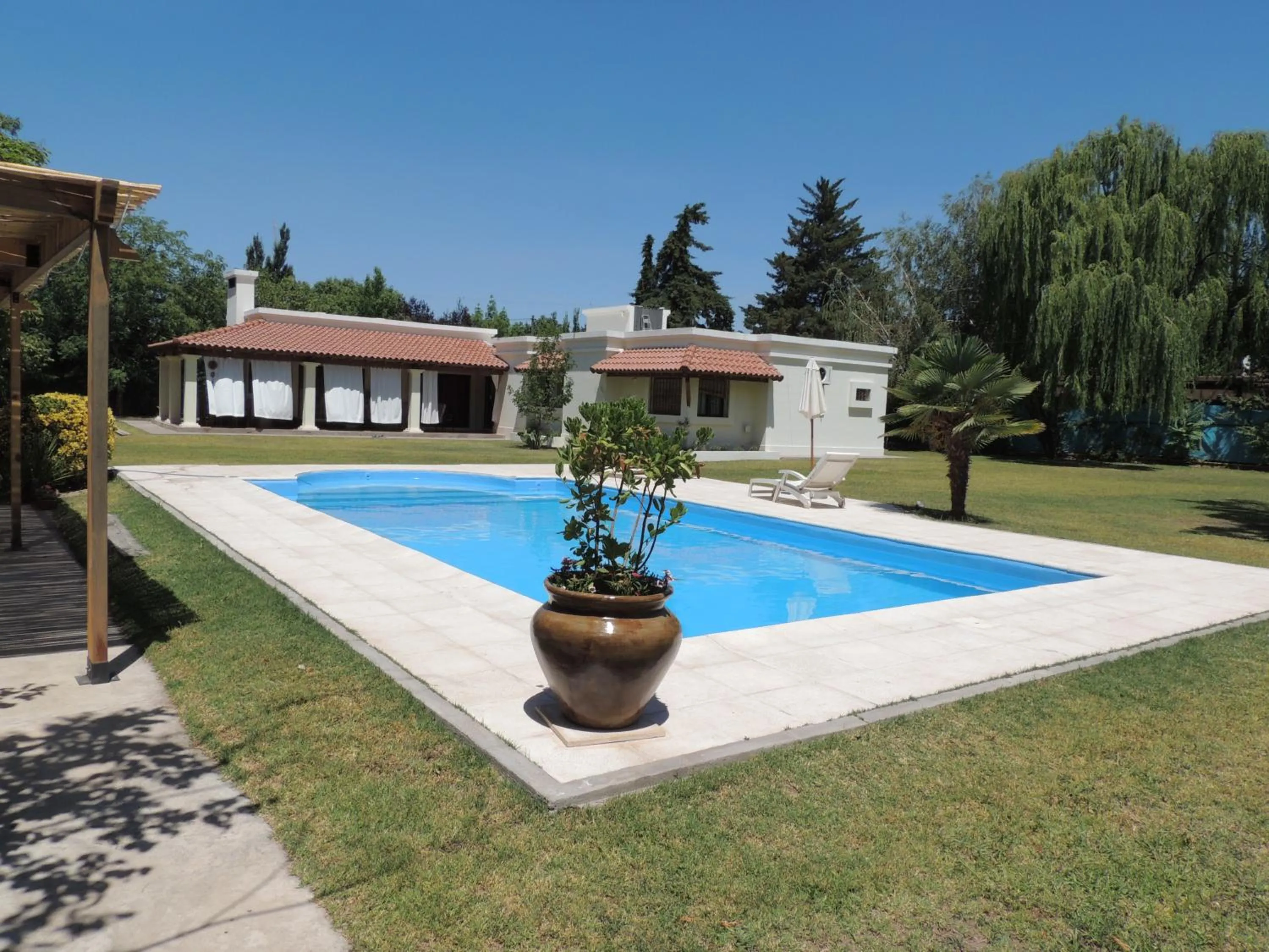 Swimming pool in Villa Niagara