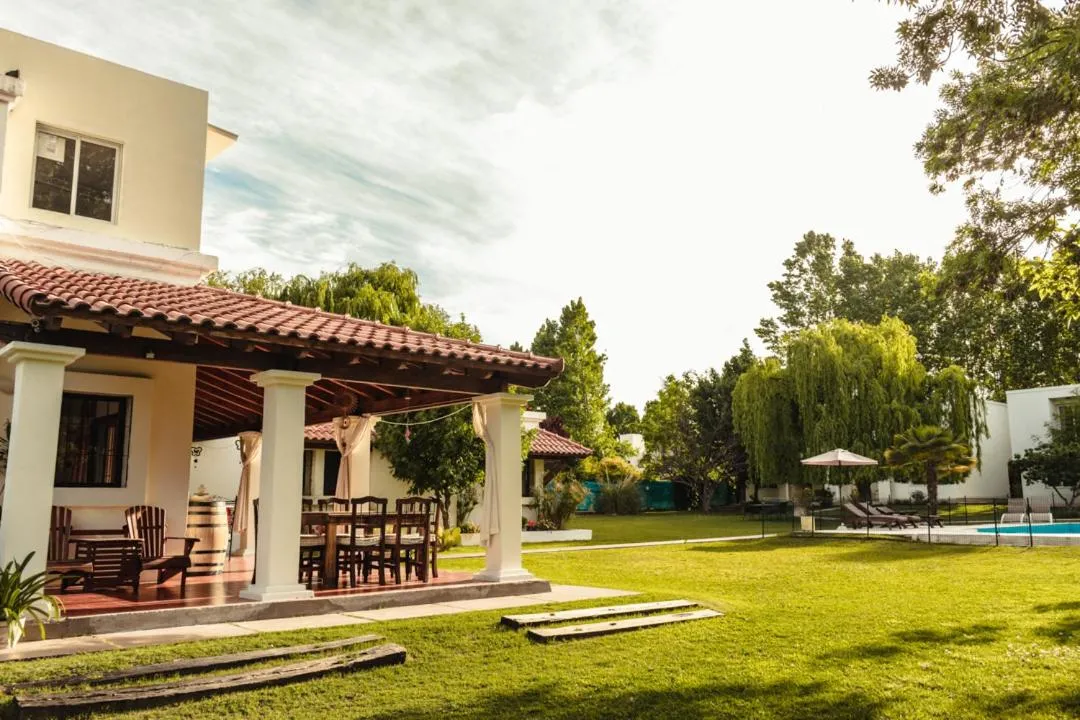 Garden in Villa Niagara
