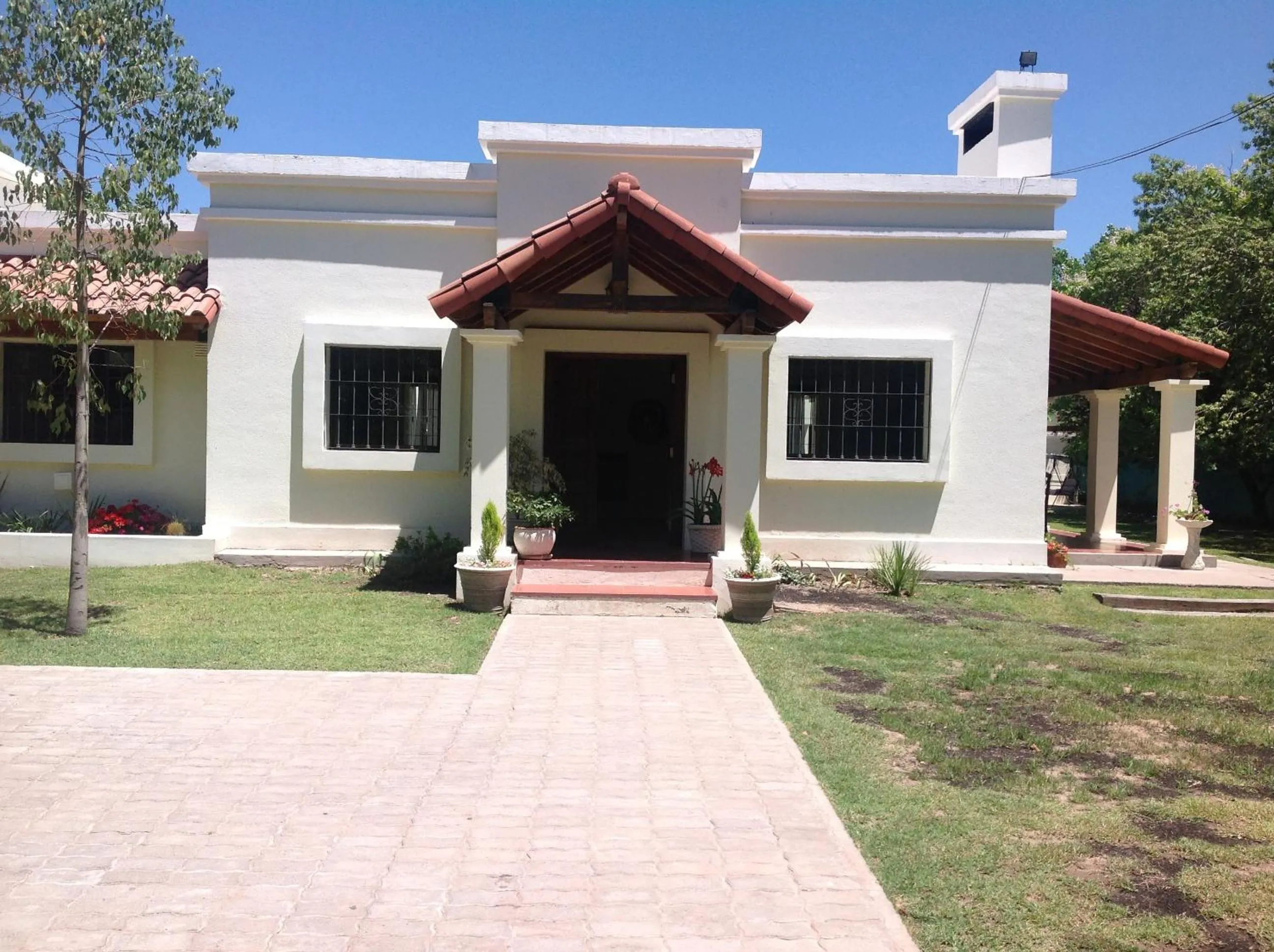 Facade/entrance in Villa Niagara