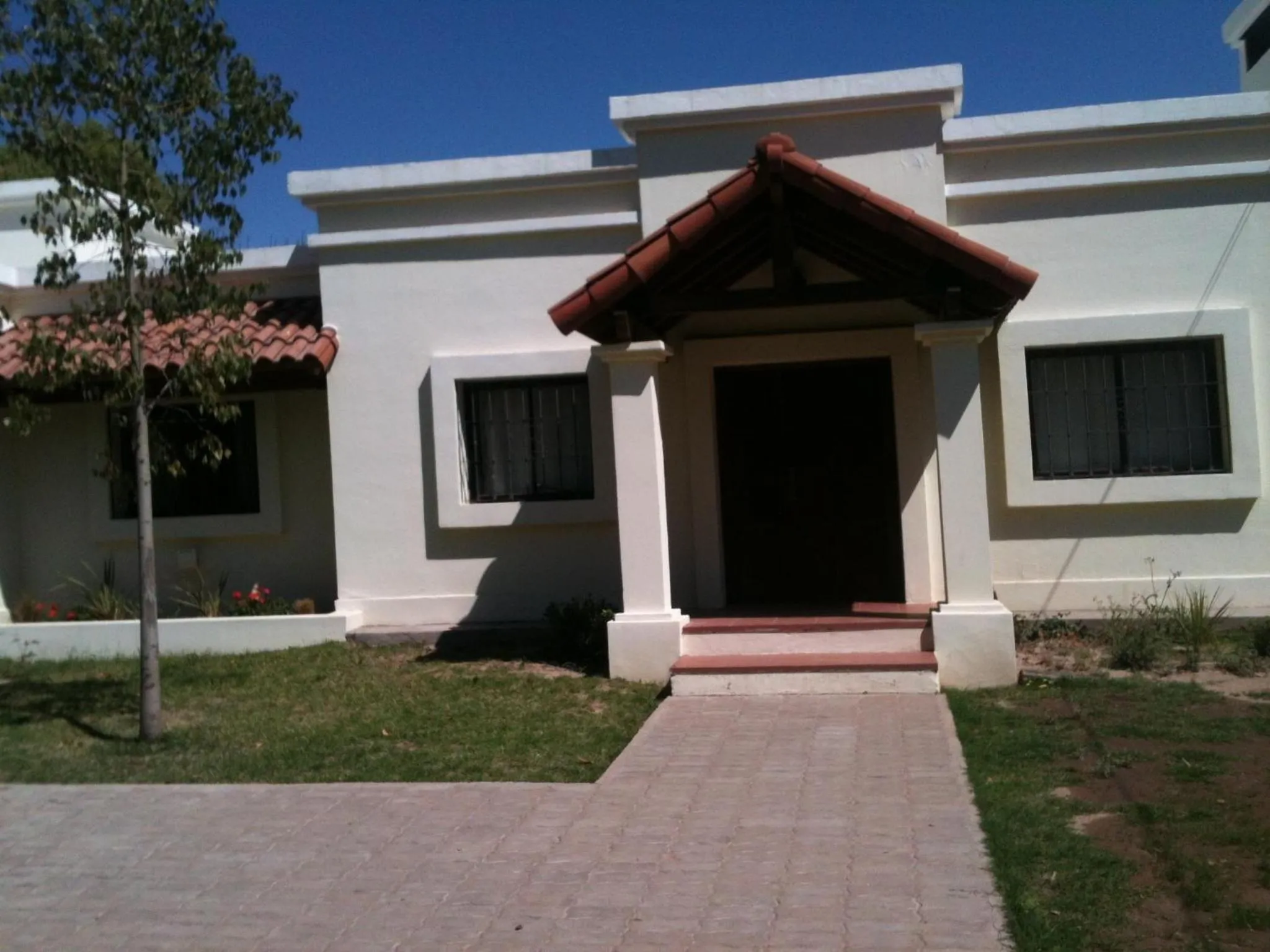 Facade/entrance in Villa Niagara