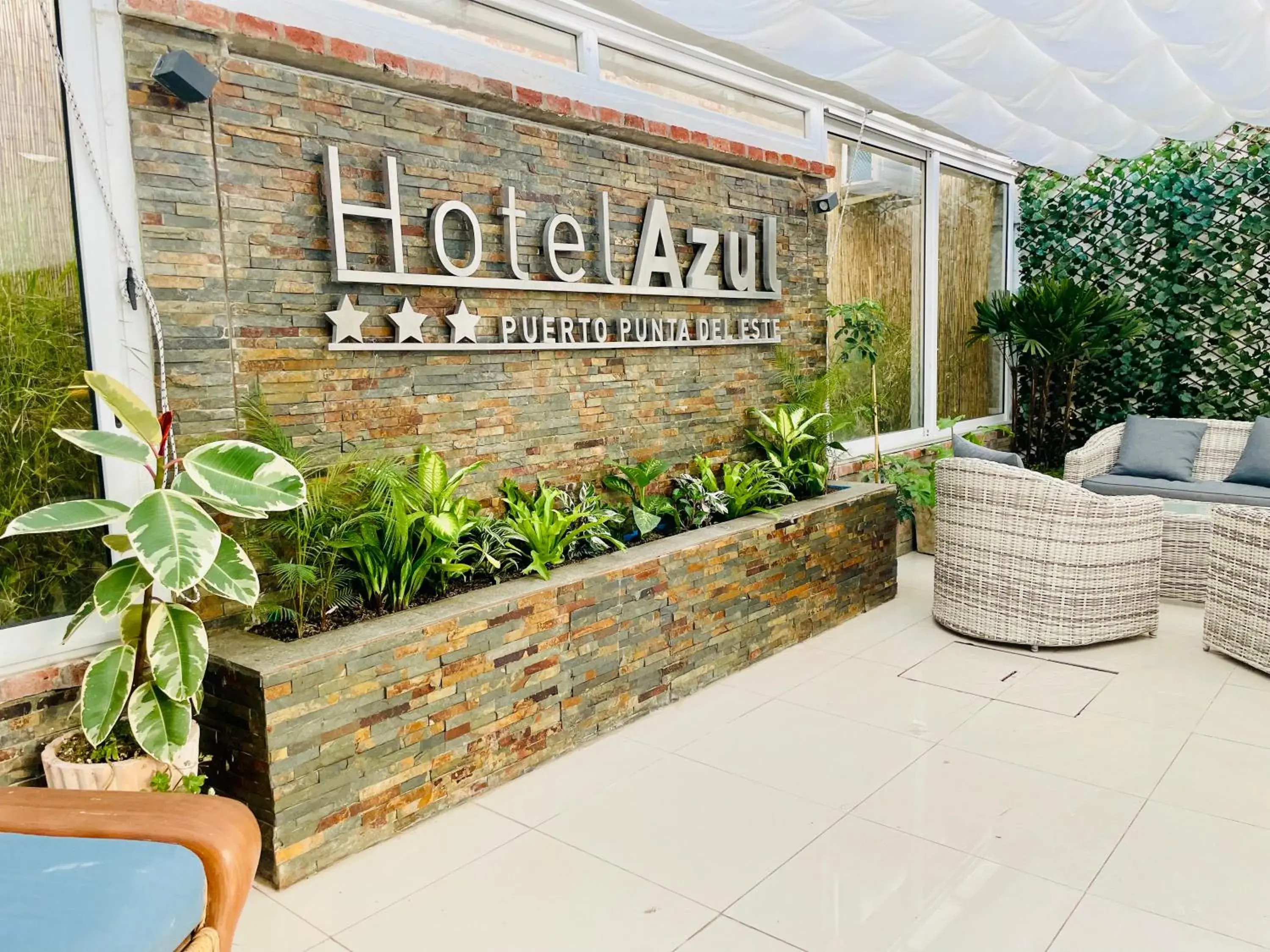 Property building in Hotel Azul by MH Property building in Hotel Azul by MH