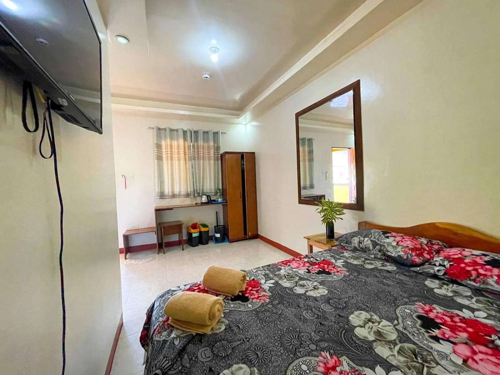 Bed in Delgados Resort Puerto Galera powered by Cocotel