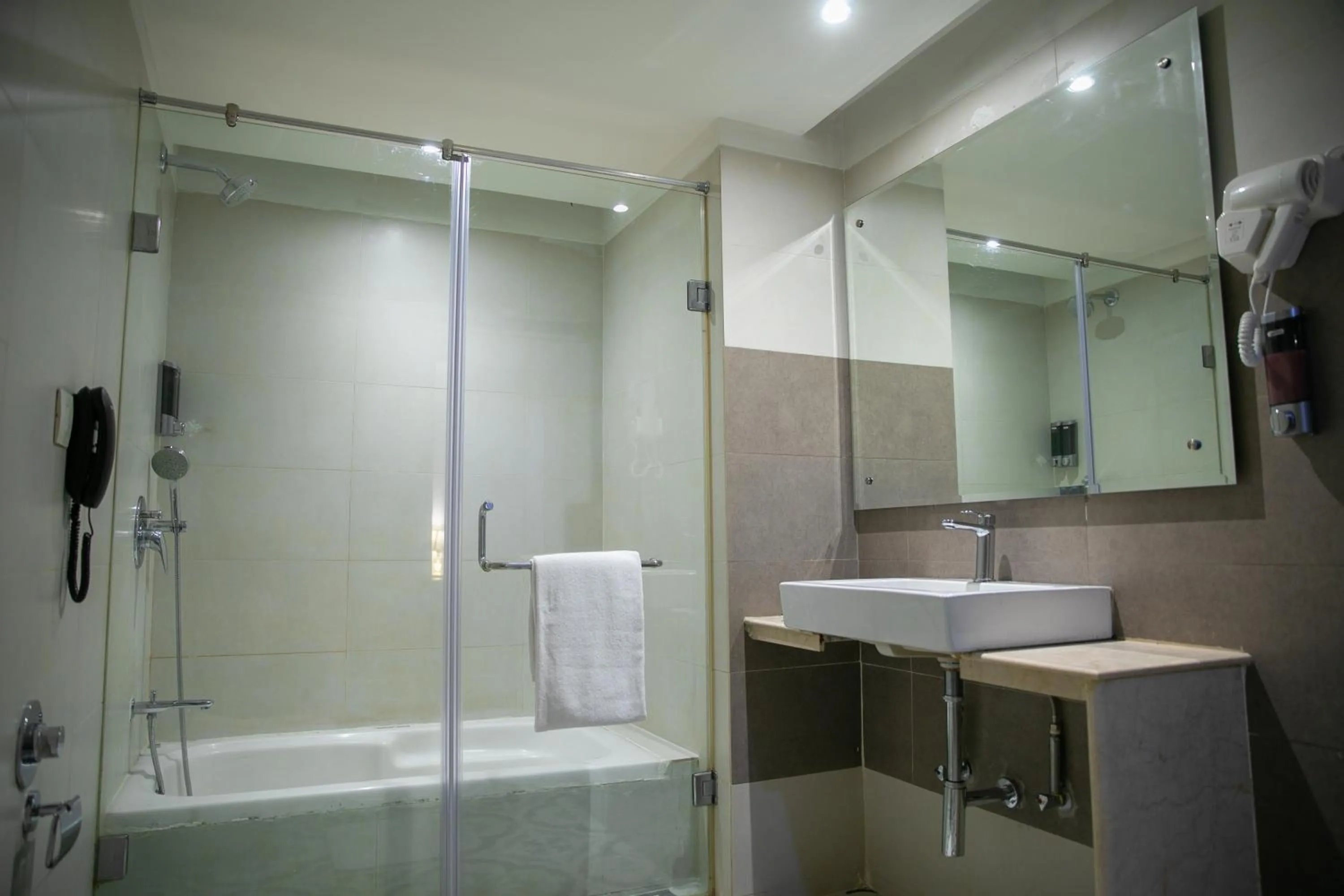 Bathroom in Grand Continent Secunderabad A Sarovar Portico Affiliate Hotel