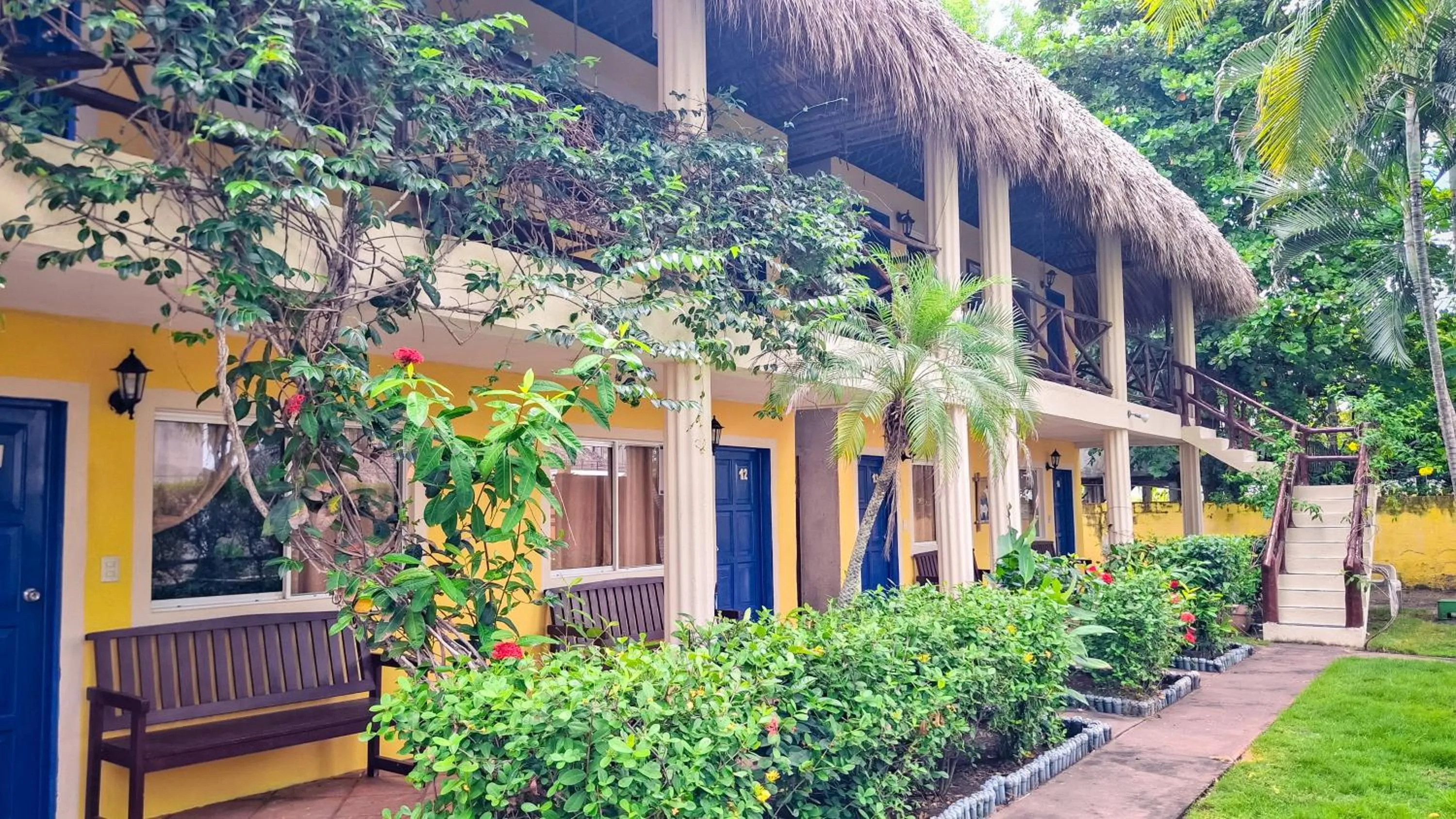 Property building in Hotel Cafe del Sol