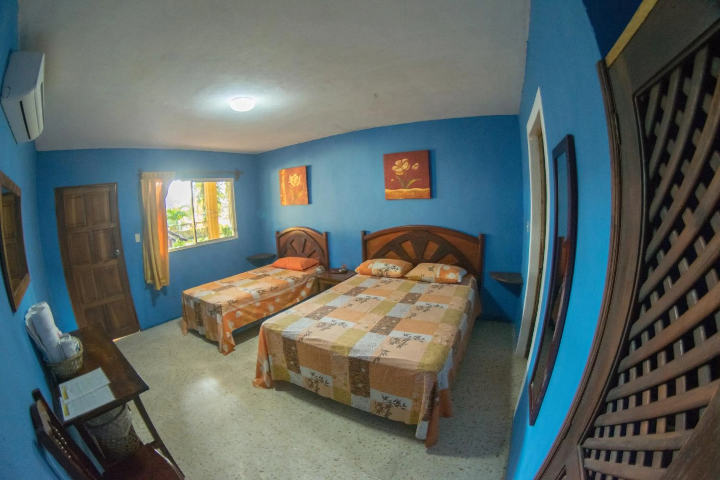 Photo of the whole room, Bed in Hotel Cafe del Sol