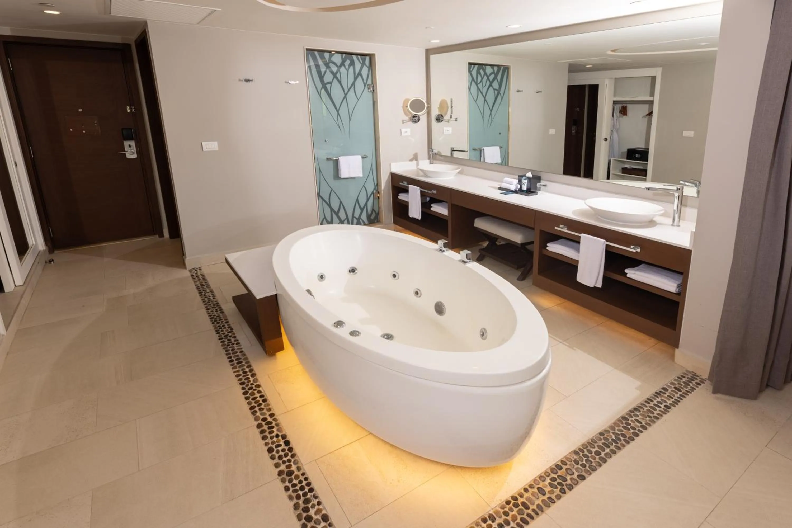 Bath in Royalton Riviera Cancun, An Autograph Collection All-Inclusive Resort & Casino
