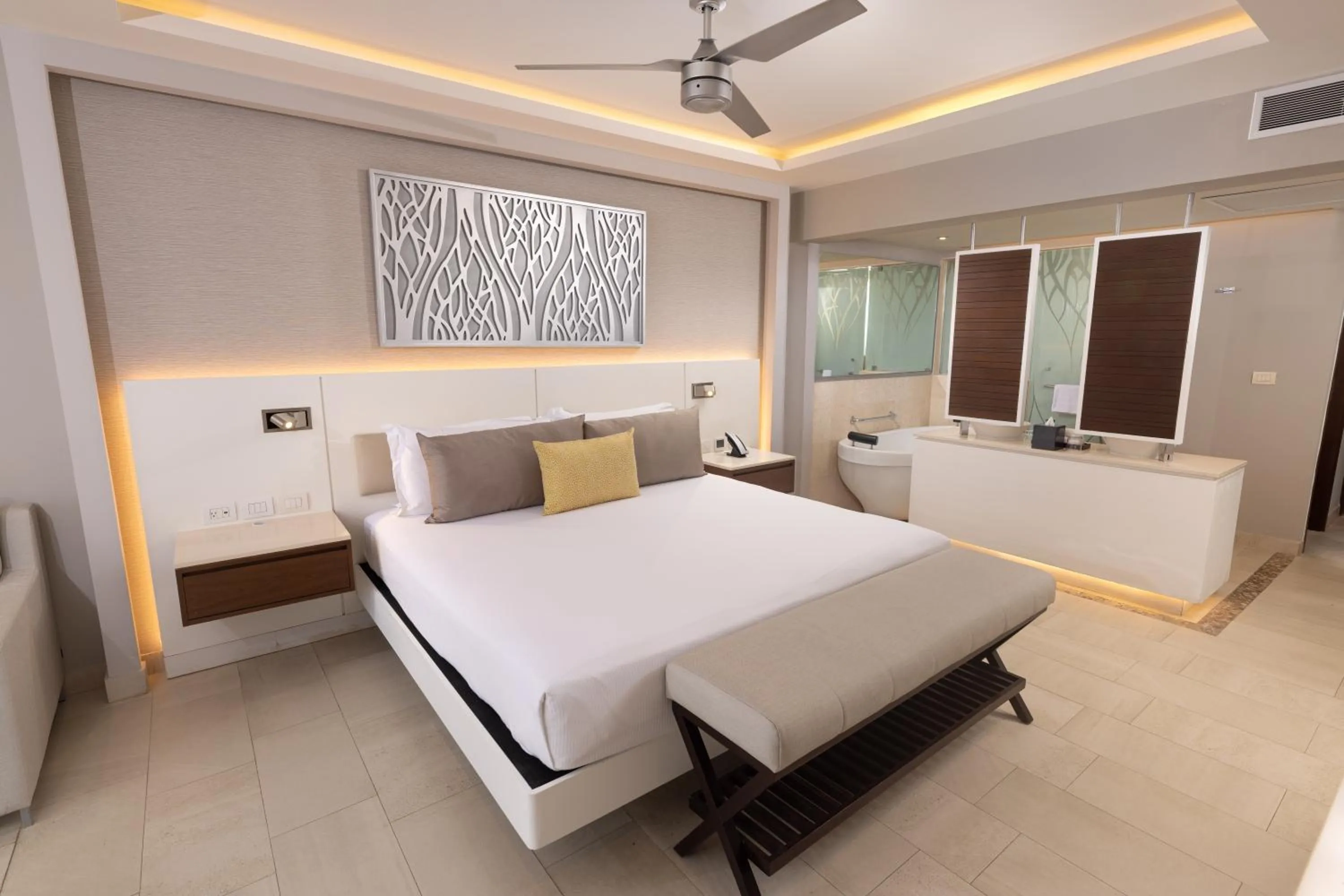Bedroom, Bed in Royalton Riviera Cancun, An Autograph Collection All-Inclusive Resort & Casino