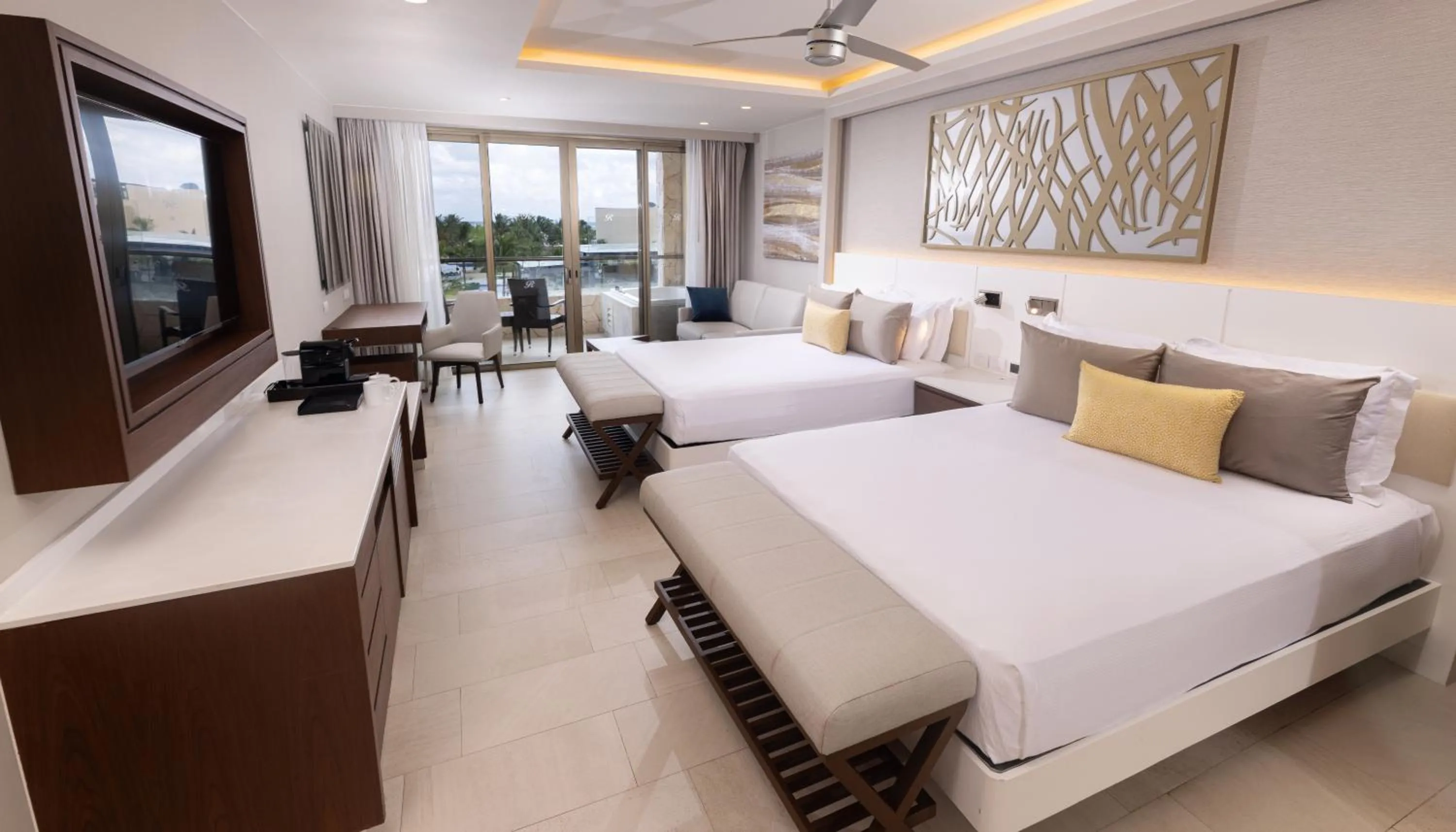 TV and multimedia, Bed in Royalton Riviera Cancun, An Autograph Collection All-Inclusive Resort & Casino
