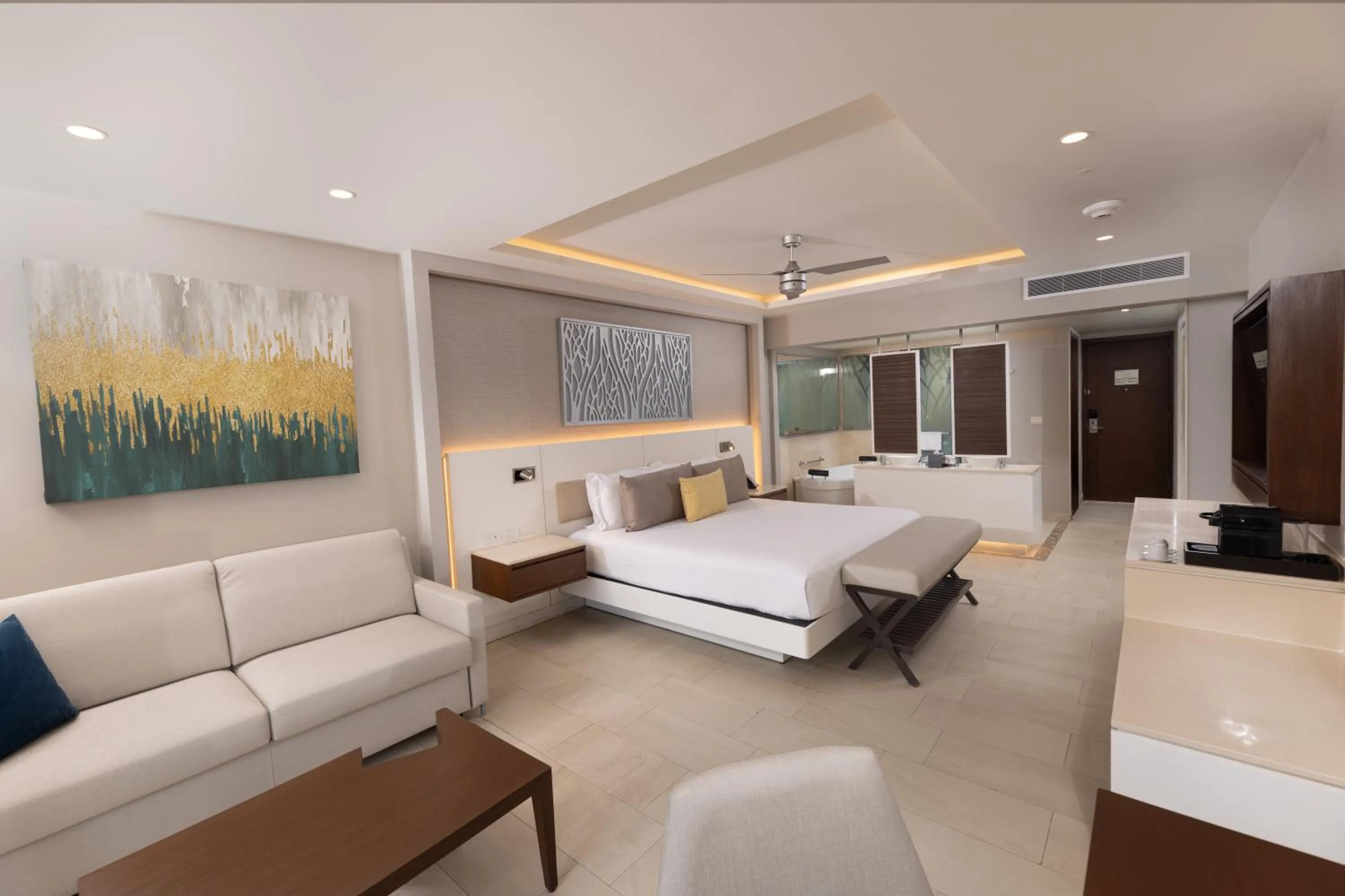 Coffee/tea facilities, Bed in Royalton Riviera Cancun, An Autograph Collection All-Inclusive Resort & Casino