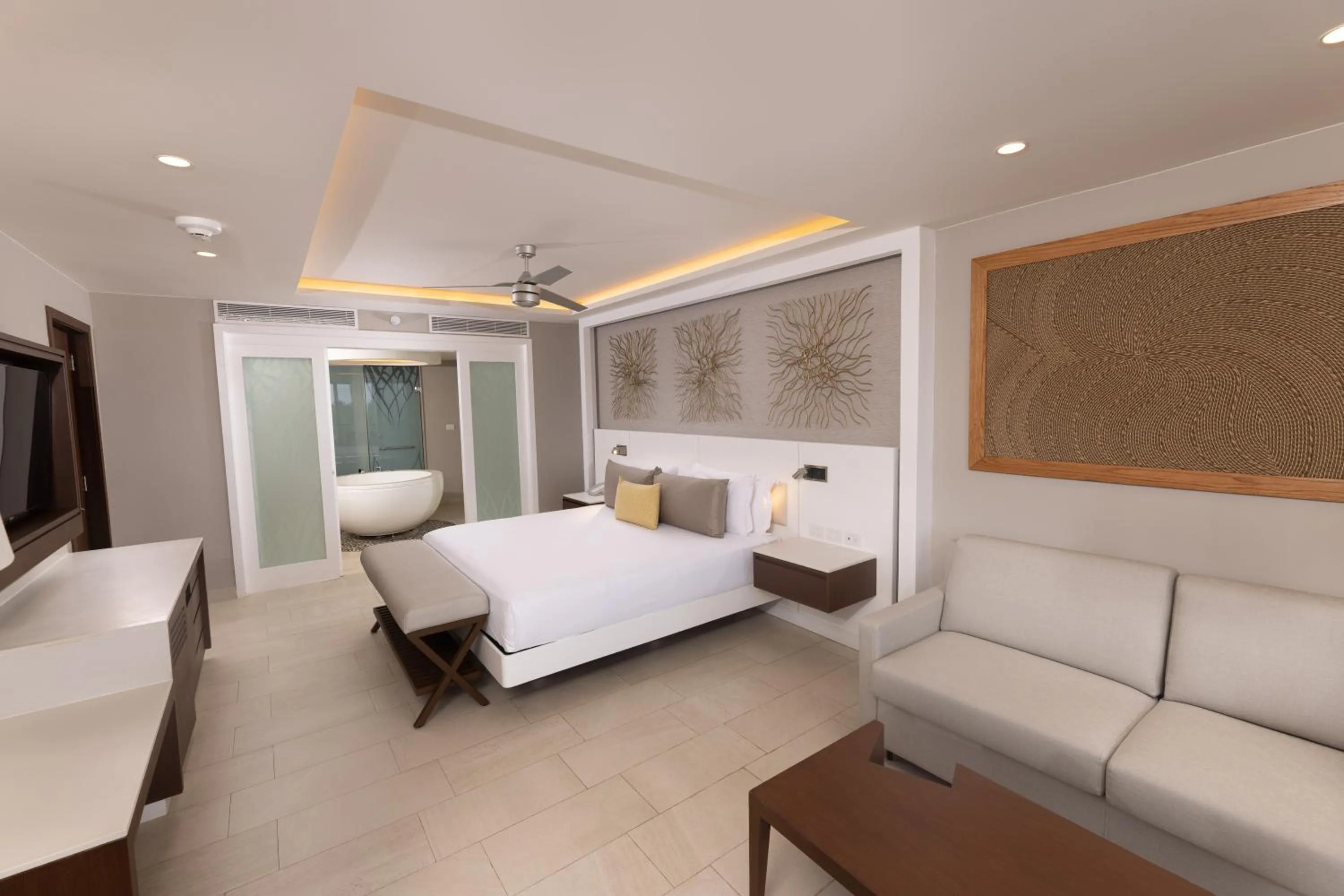 Coffee/tea facilities, Bed in Royalton Riviera Cancun, An Autograph Collection All-Inclusive Resort & Casino