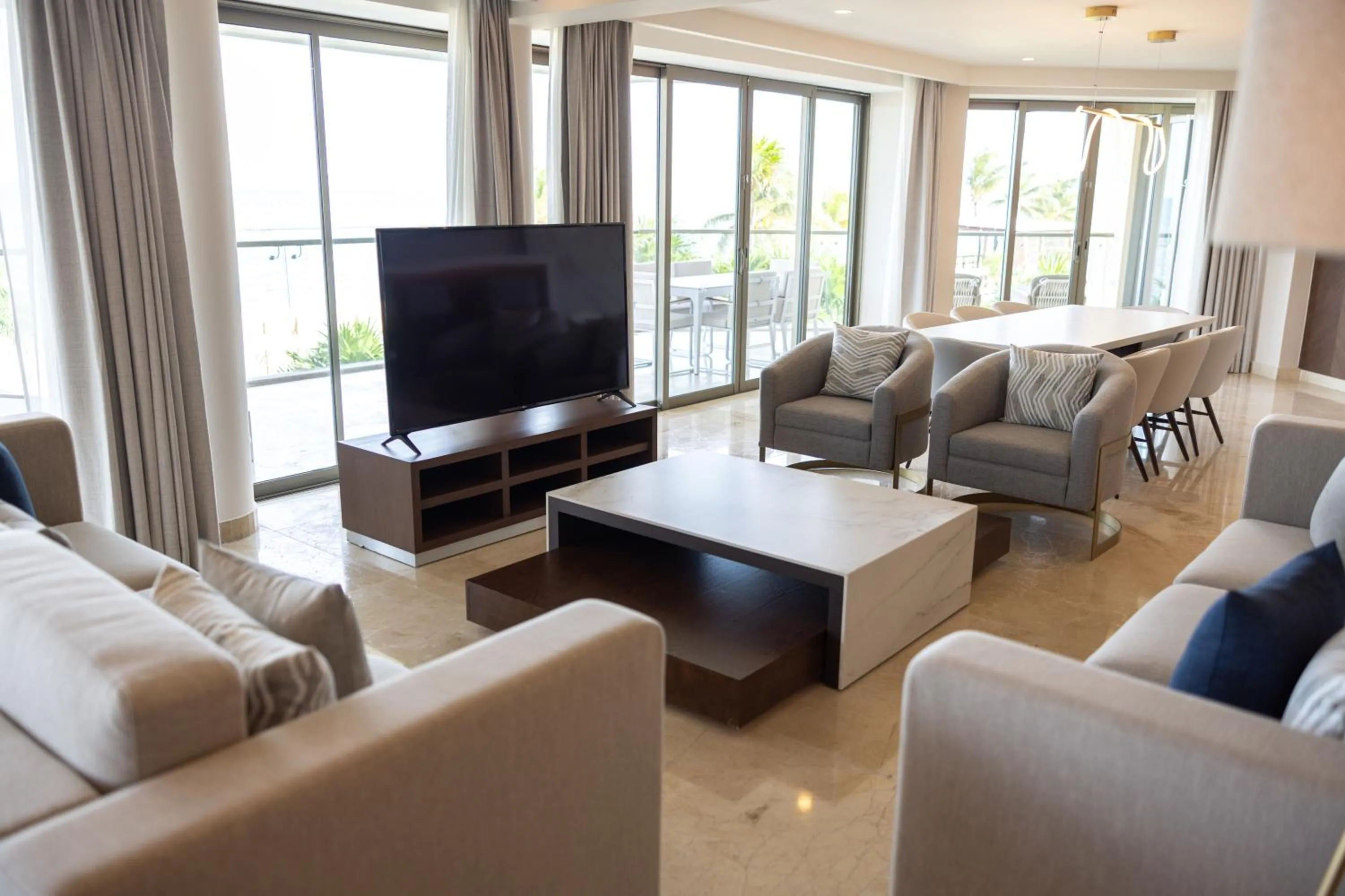 Seating area in Royalton Riviera Cancun, An Autograph Collection All-Inclusive Resort & Casino