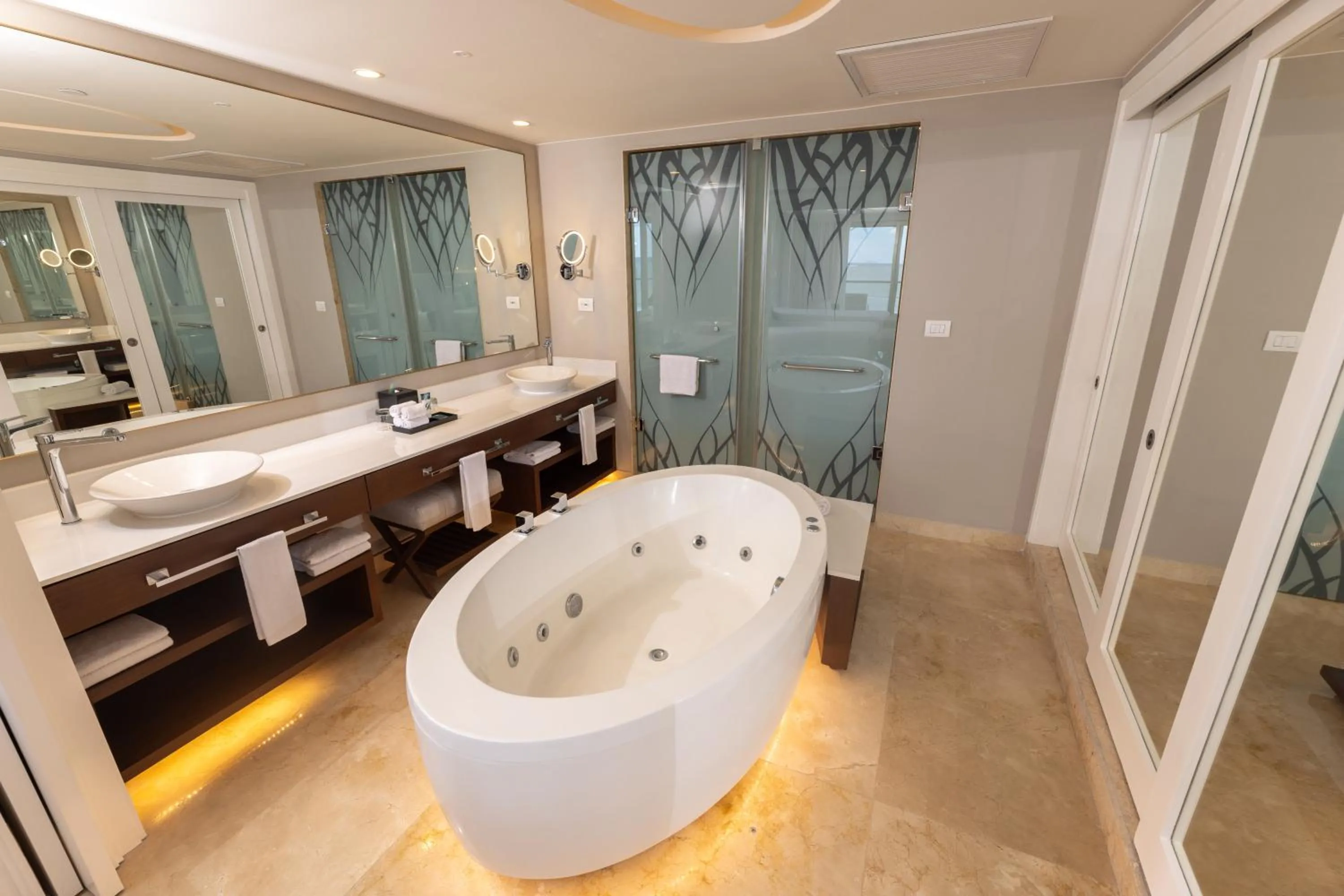 Bathroom in Royalton Riviera Cancun, An Autograph Collection All-Inclusive Resort & Casino
