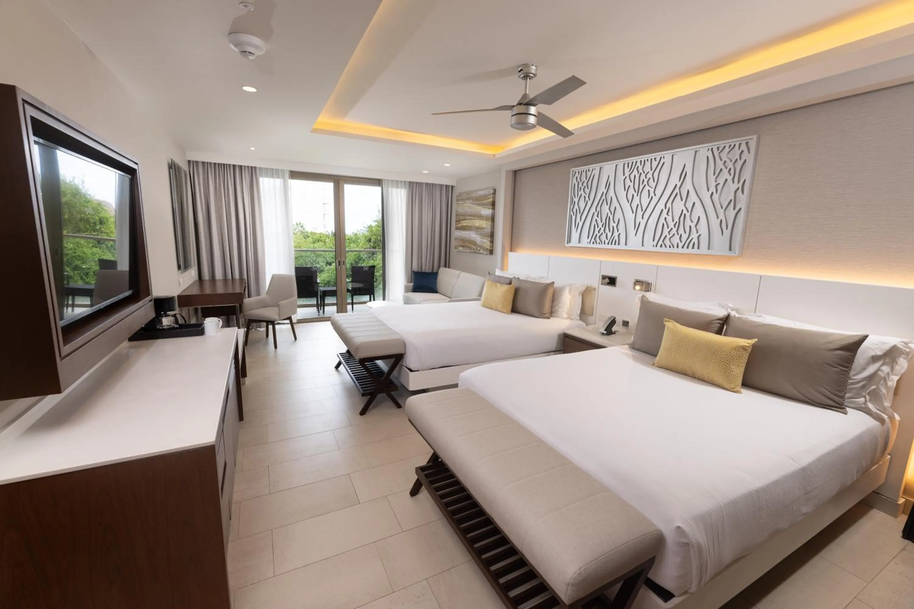 Balcony/Terrace, Bed in Royalton Riviera Cancun, An Autograph Collection All-Inclusive Resort & Casino