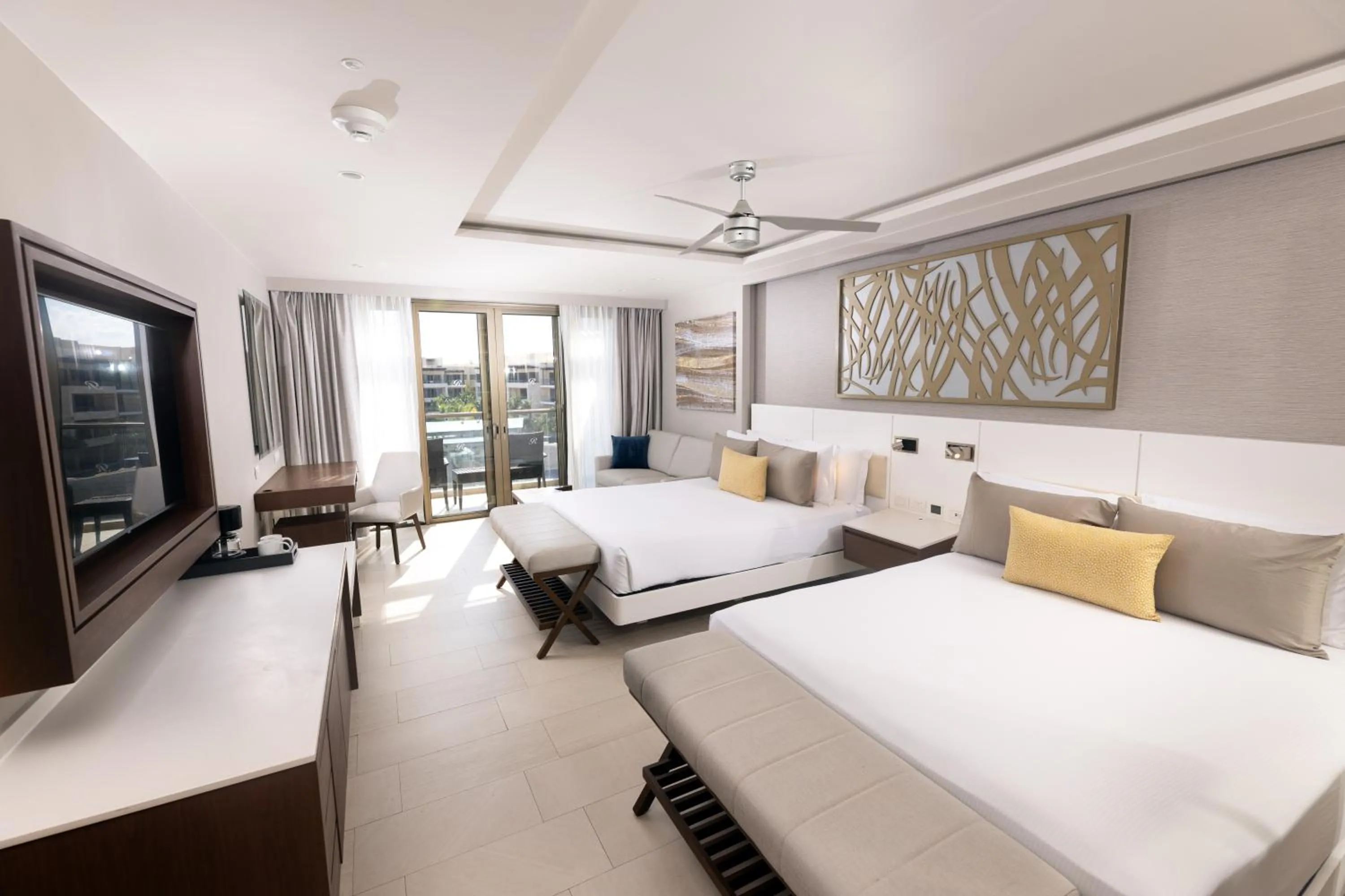 TV and multimedia, Bed in Royalton Riviera Cancun, An Autograph Collection All-Inclusive Resort & Casino