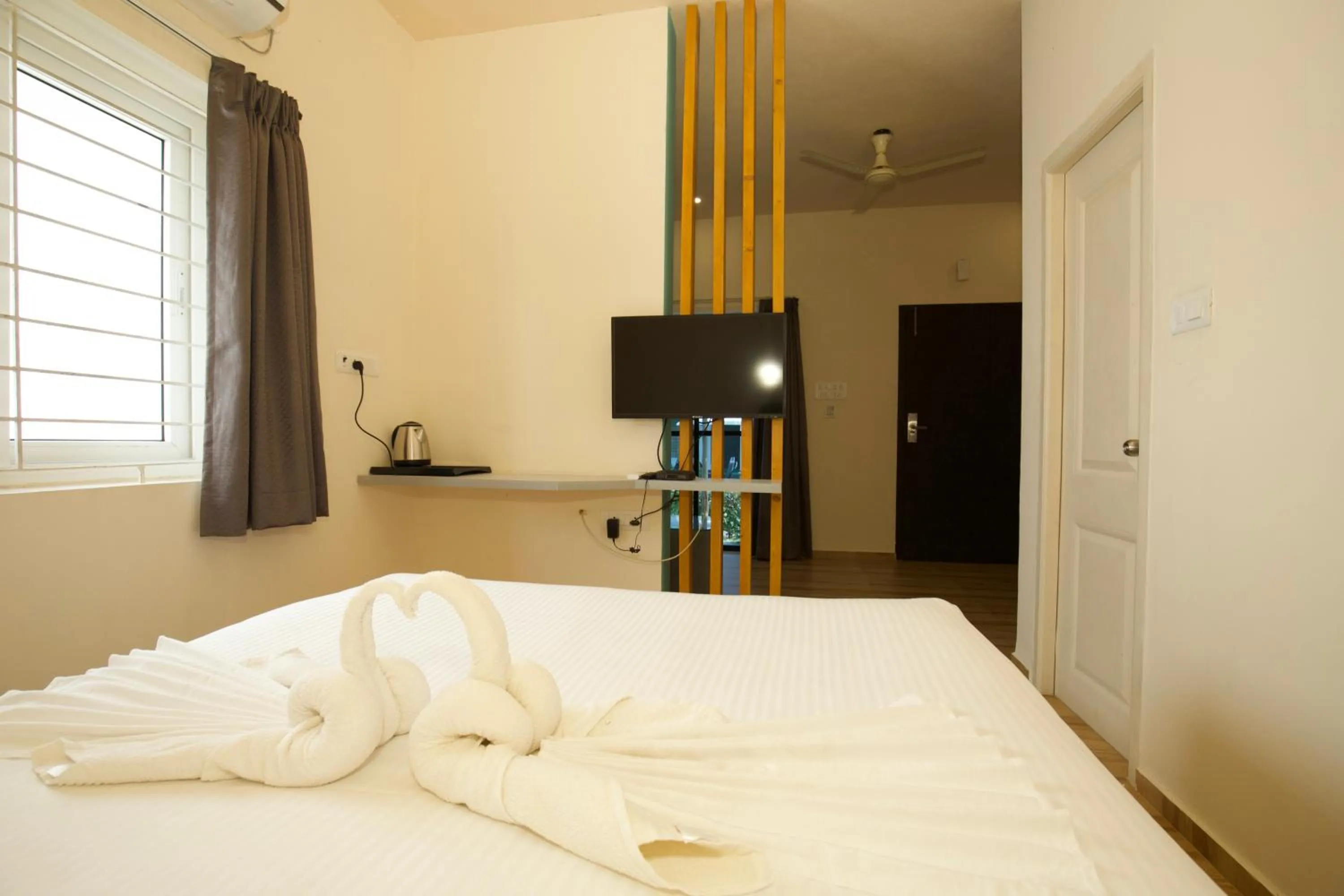 Bed in King Avarta Resort and Convention Centre Pondicherry