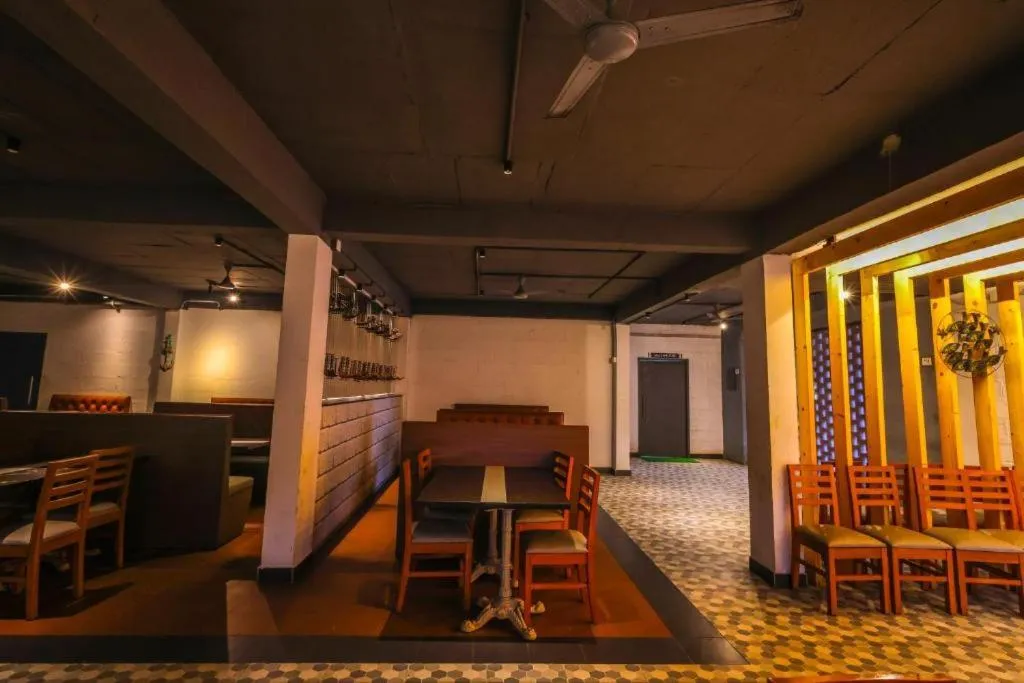 Restaurant/places to eat in King Avarta Resort and Convention Centre Pondicherry