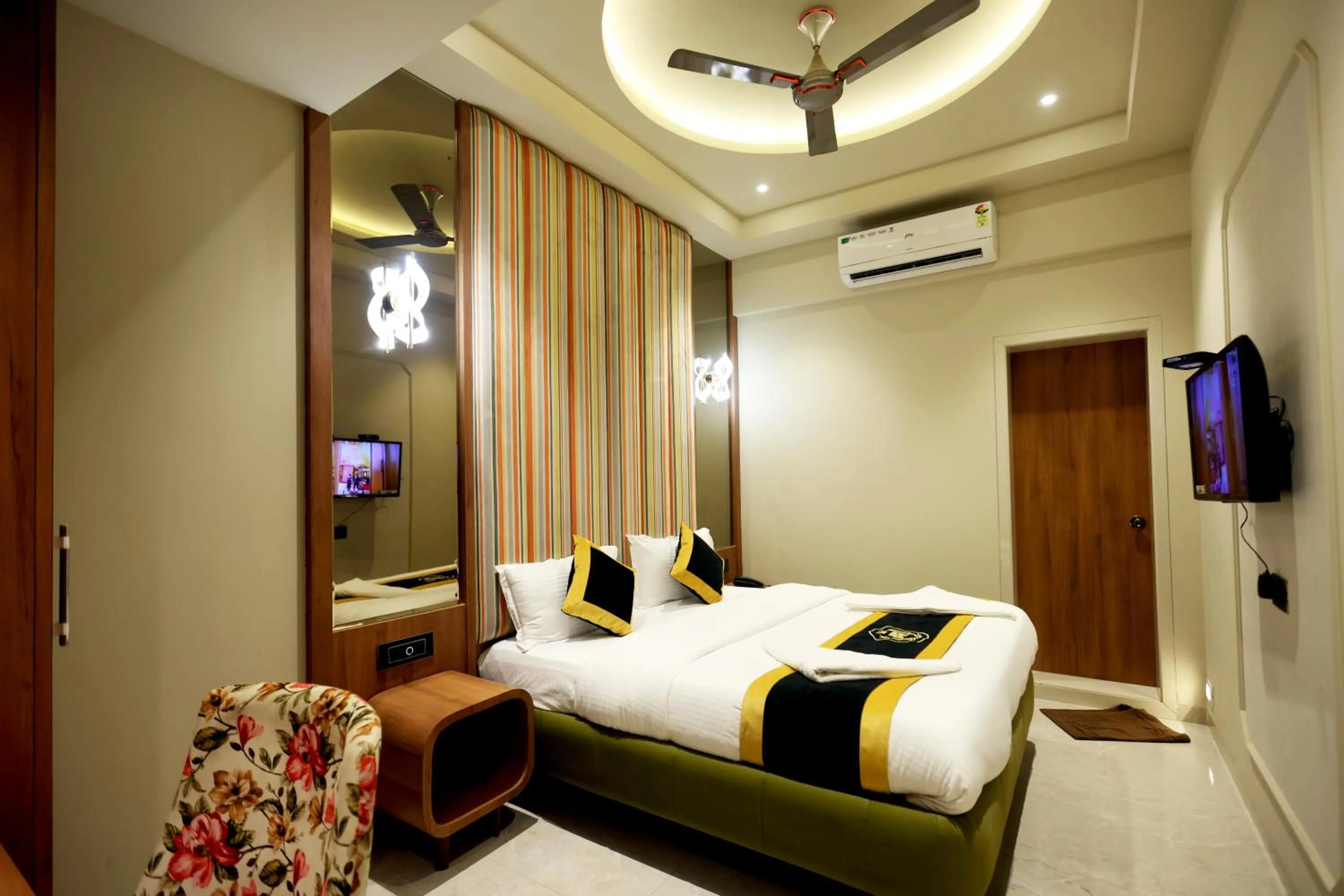 Bed in Hotel A R Paradise