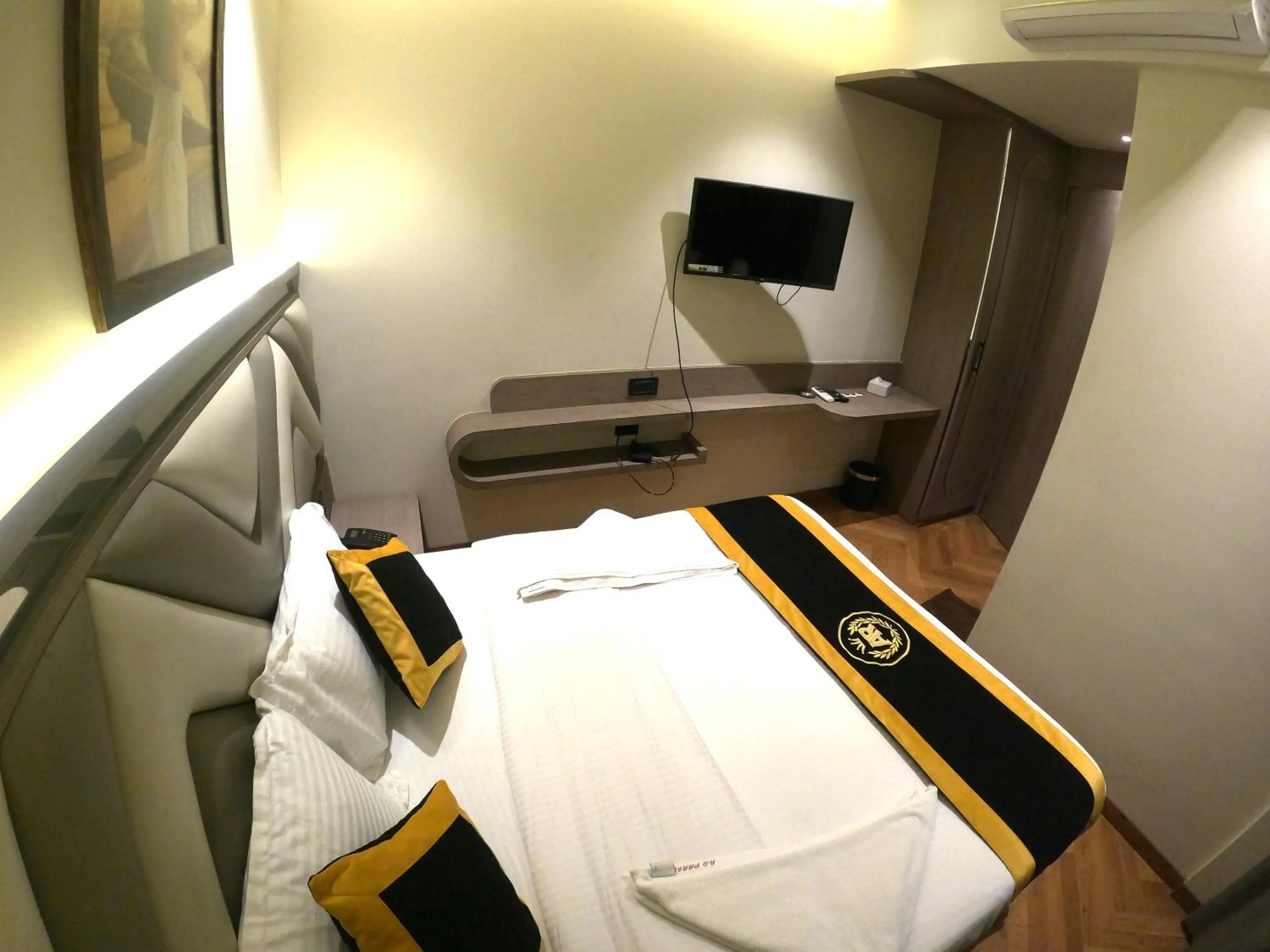 Bed in Hotel A R Paradise