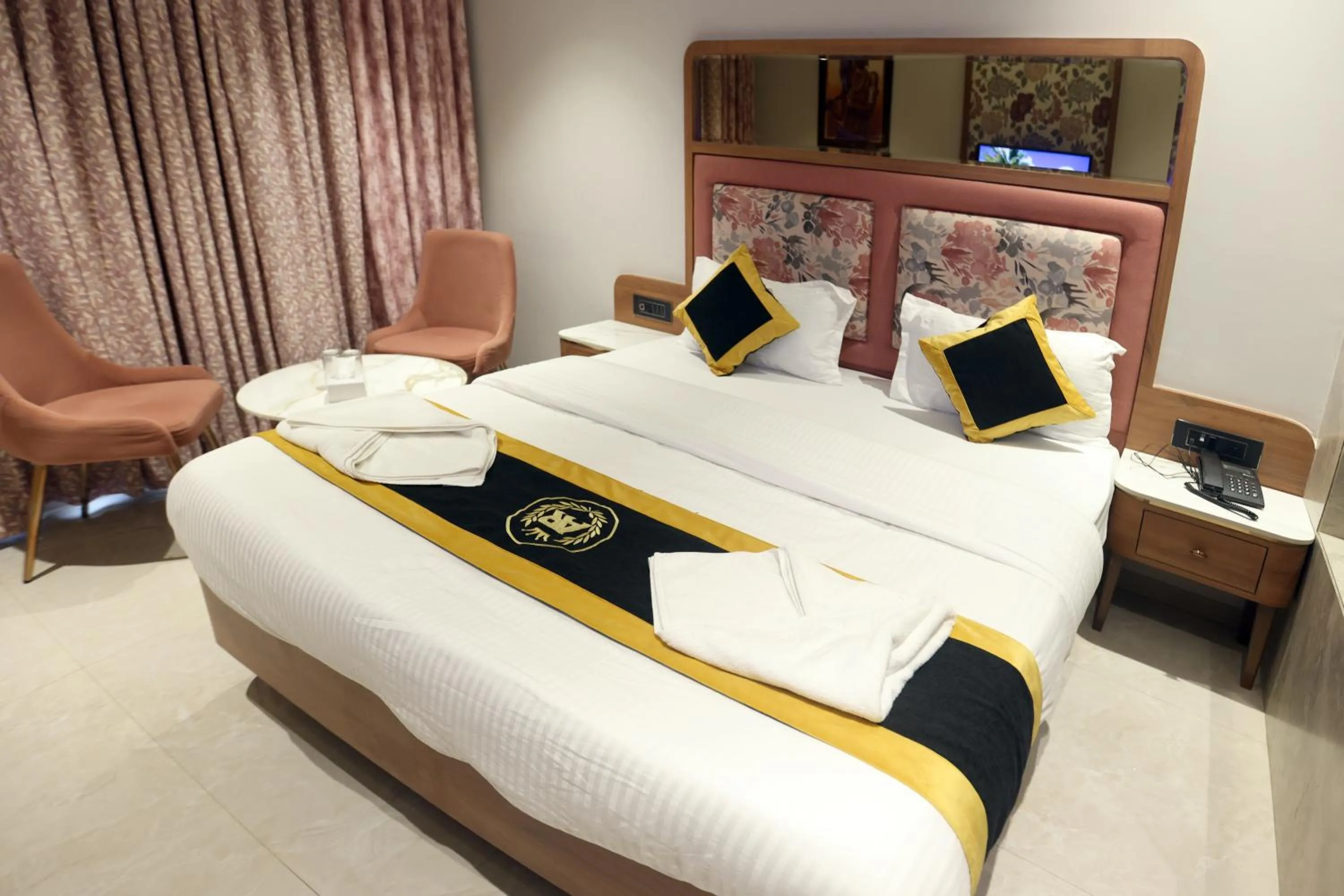 Bed in Hotel A R Paradise