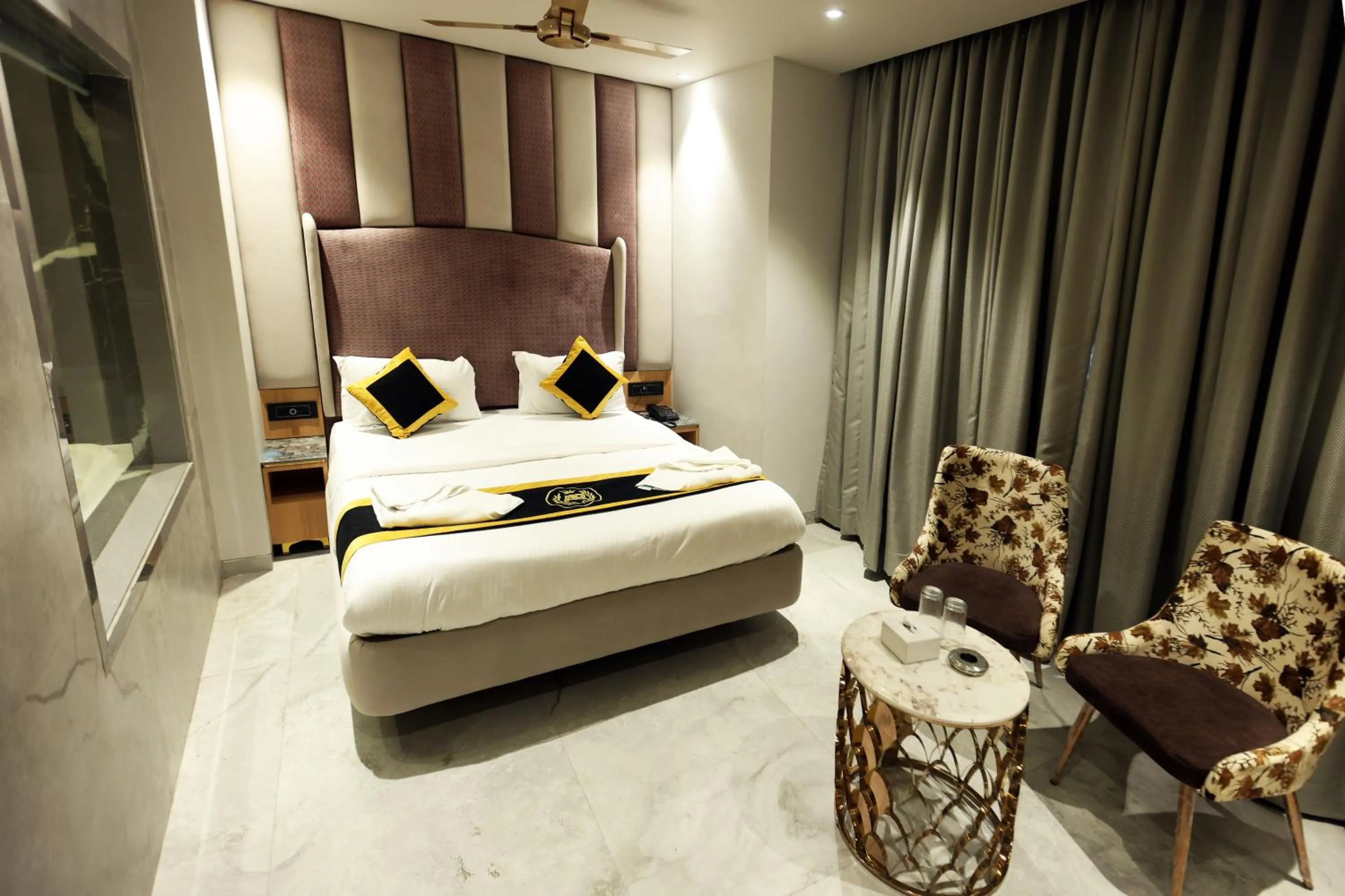 Bed in Hotel A R Paradise