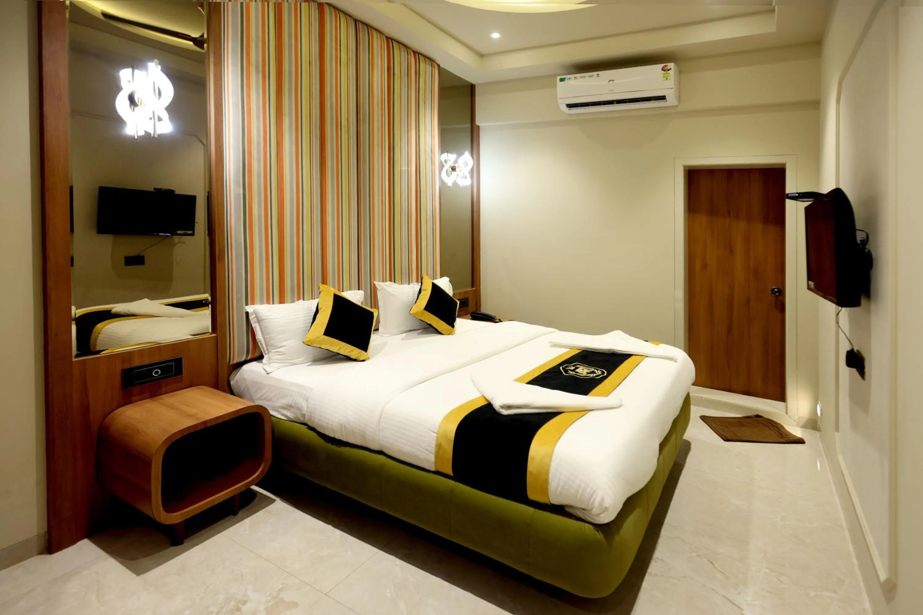 Bed in Hotel A R Paradise