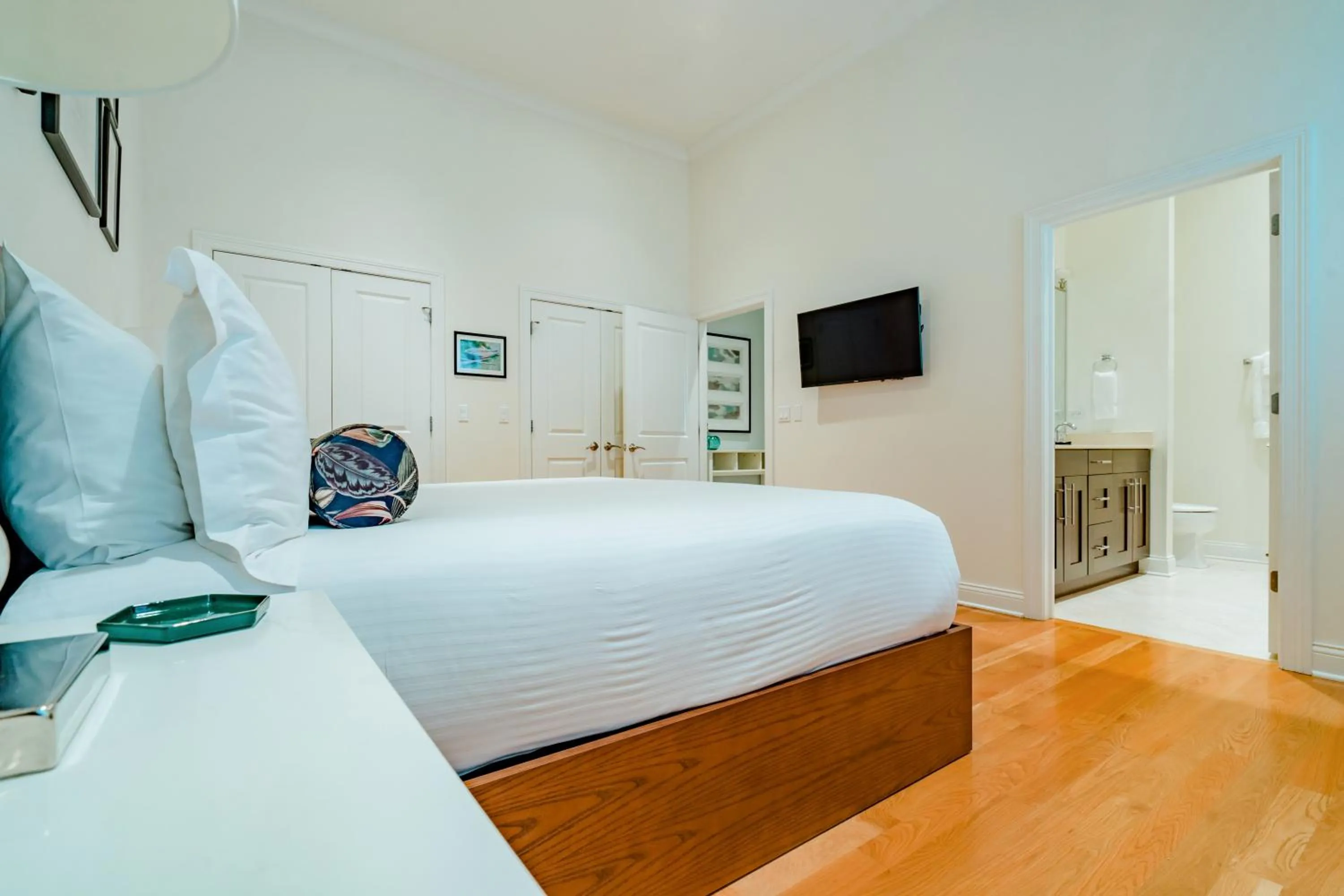 Bed in The Guesthouse Hotel