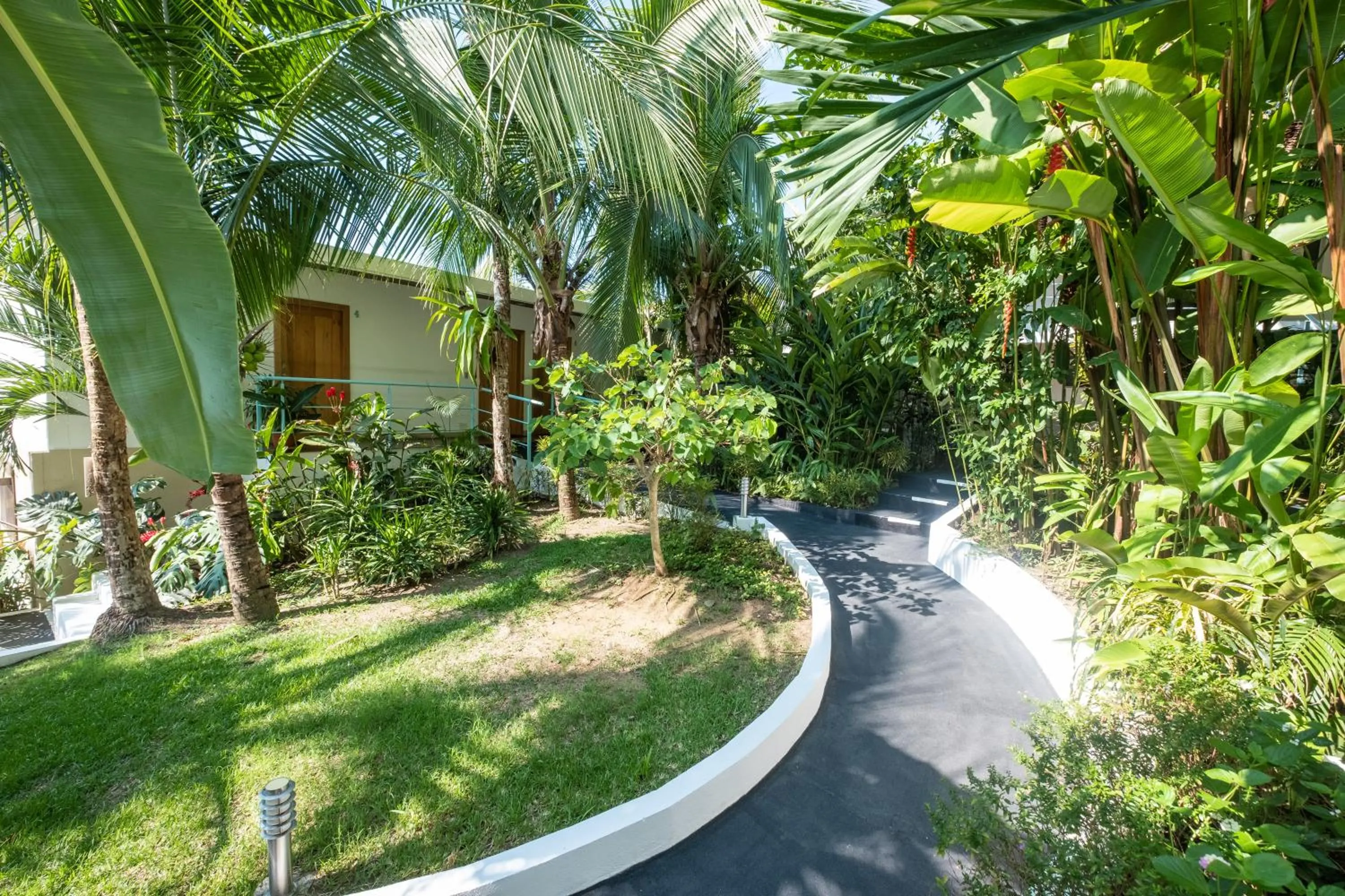 Facade/entrance in La Vela Boutique Hotel