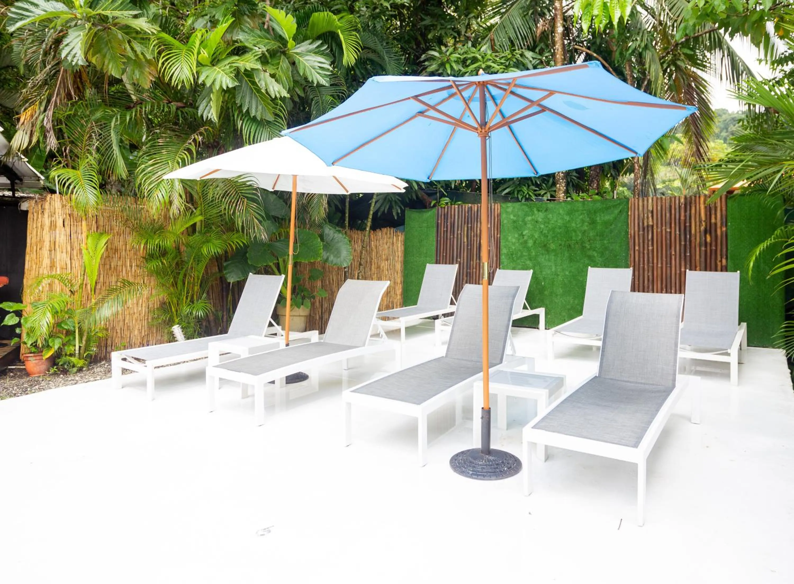 Swimming pool in La Vela Boutique Hotel