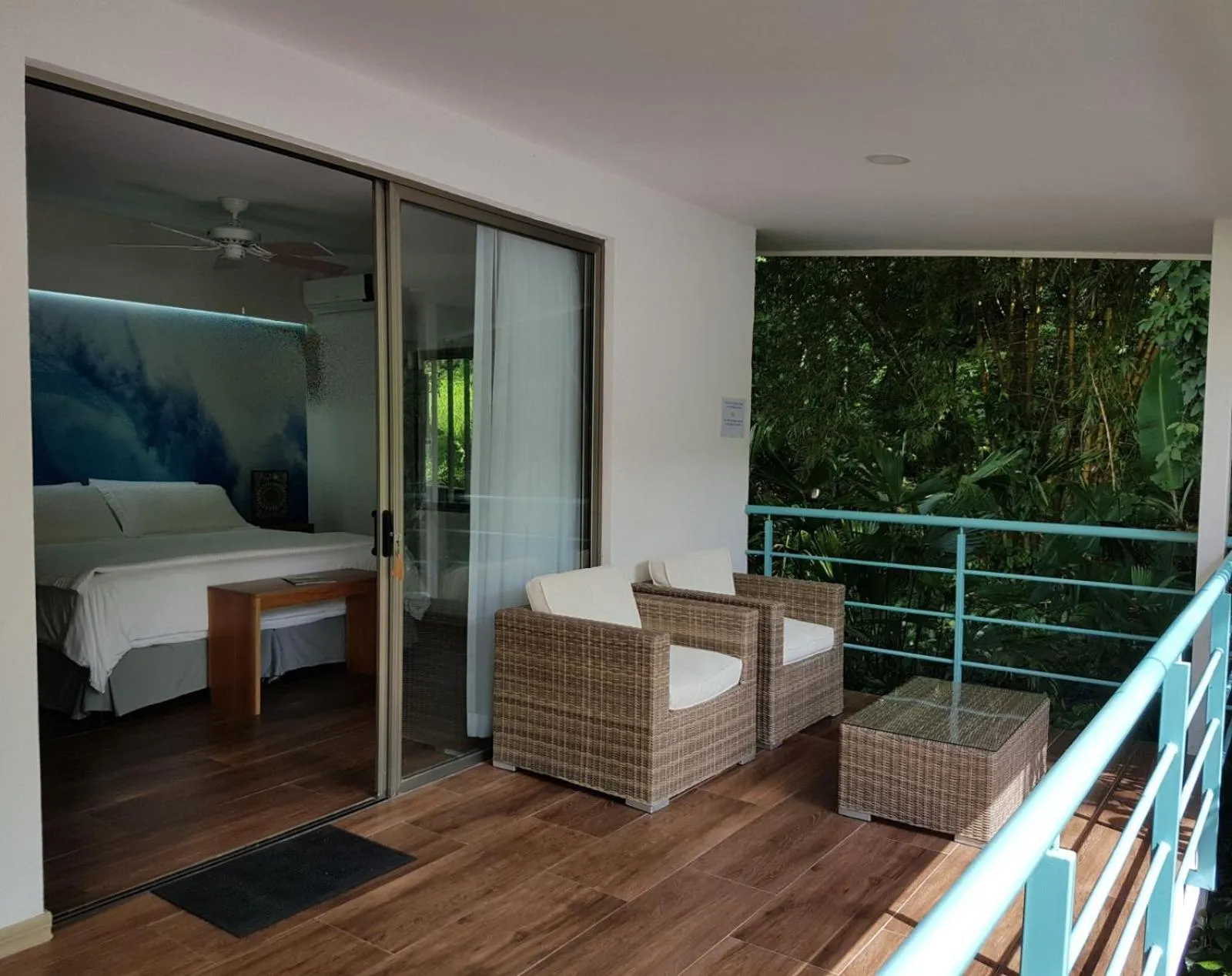 Balcony/Terrace, Bed in La Vela Boutique Hotel