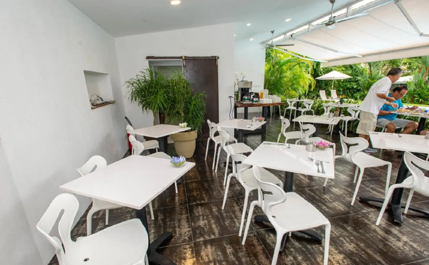 Dining area in La Vela Boutique Hotel