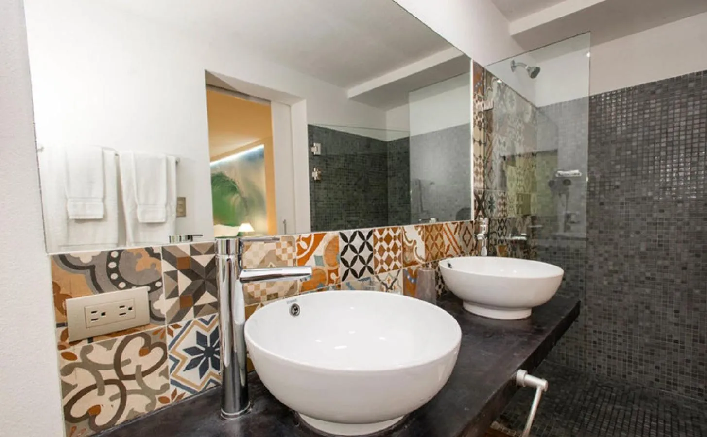 Bathroom in La Vela Boutique Hotel