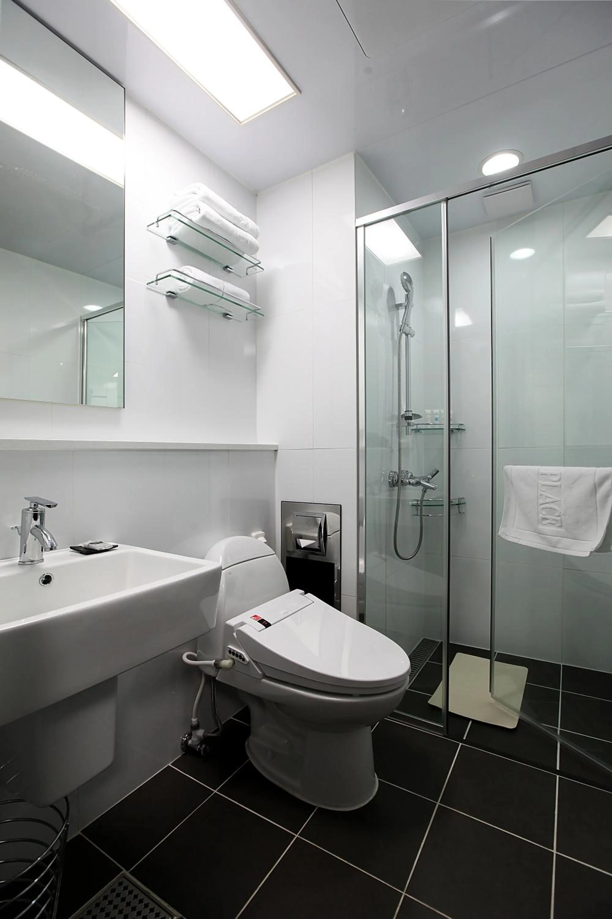 Bathroom in Urban Place Gangnam